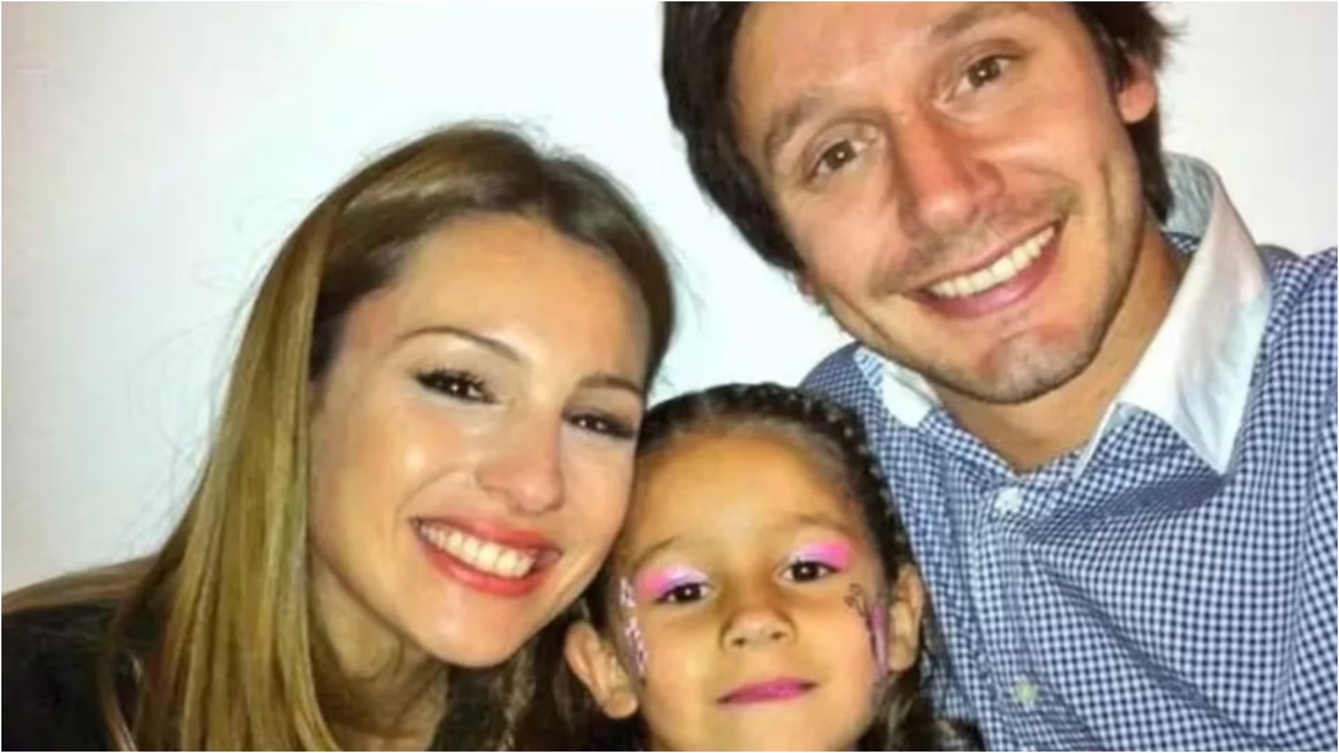 Pampita y Vicuña con Blanca: el recuerdo eterno en un día muy especial