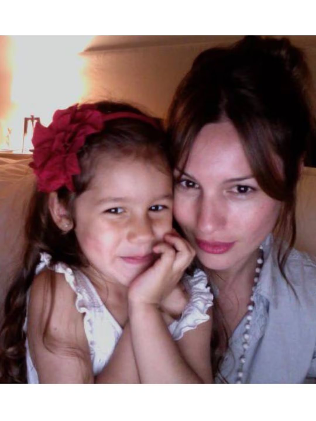 Pampita comparte una conmovedora imagen junto a su hija Blanca, rememorando el día en que la niña habría cumplido 20 años con profundo cariño y tristeza