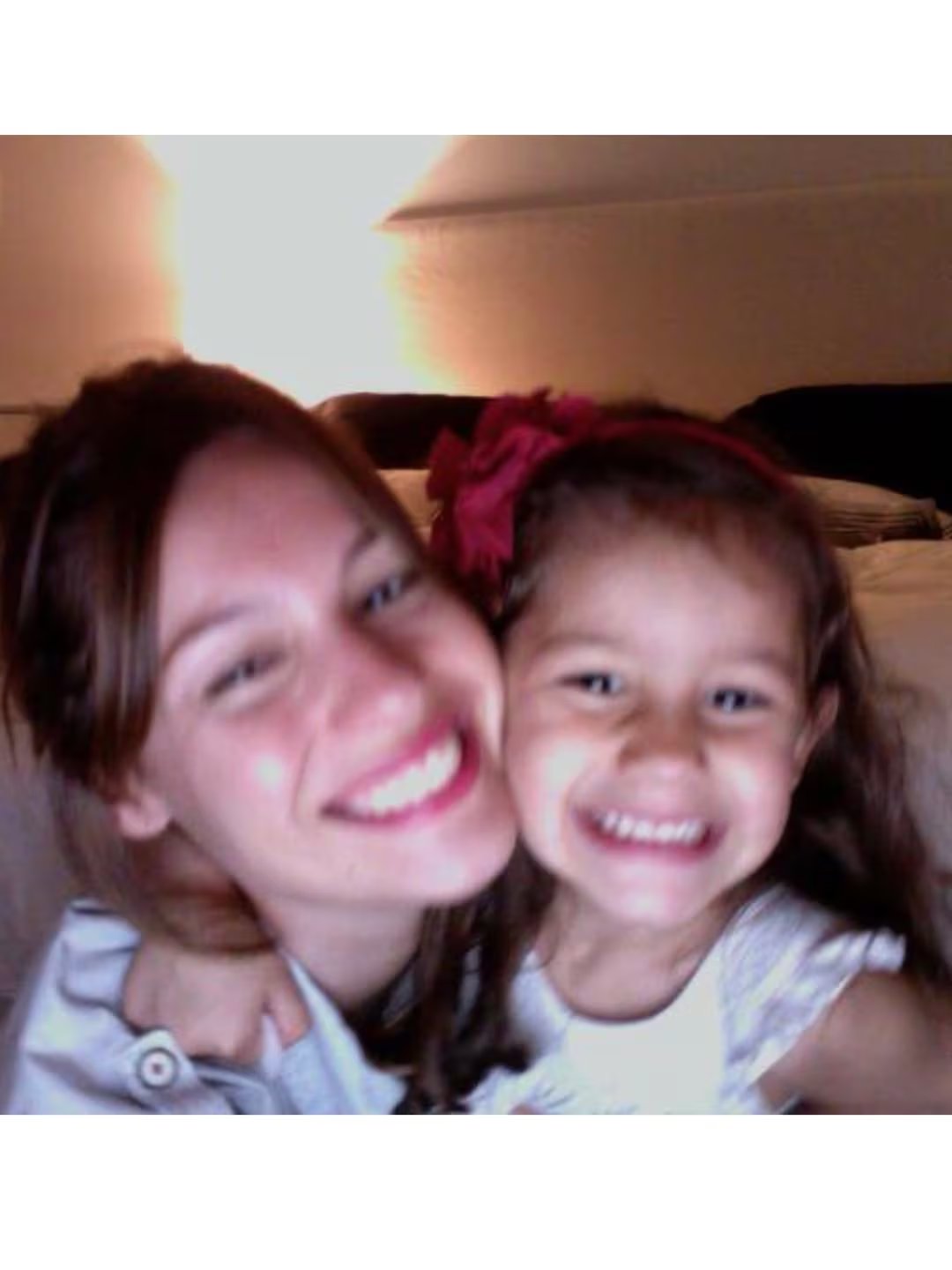 Pampita comparte una tierna imagen junto a su hija Blanca en conmemoración del día en que la niña habría cumplido veinte años
