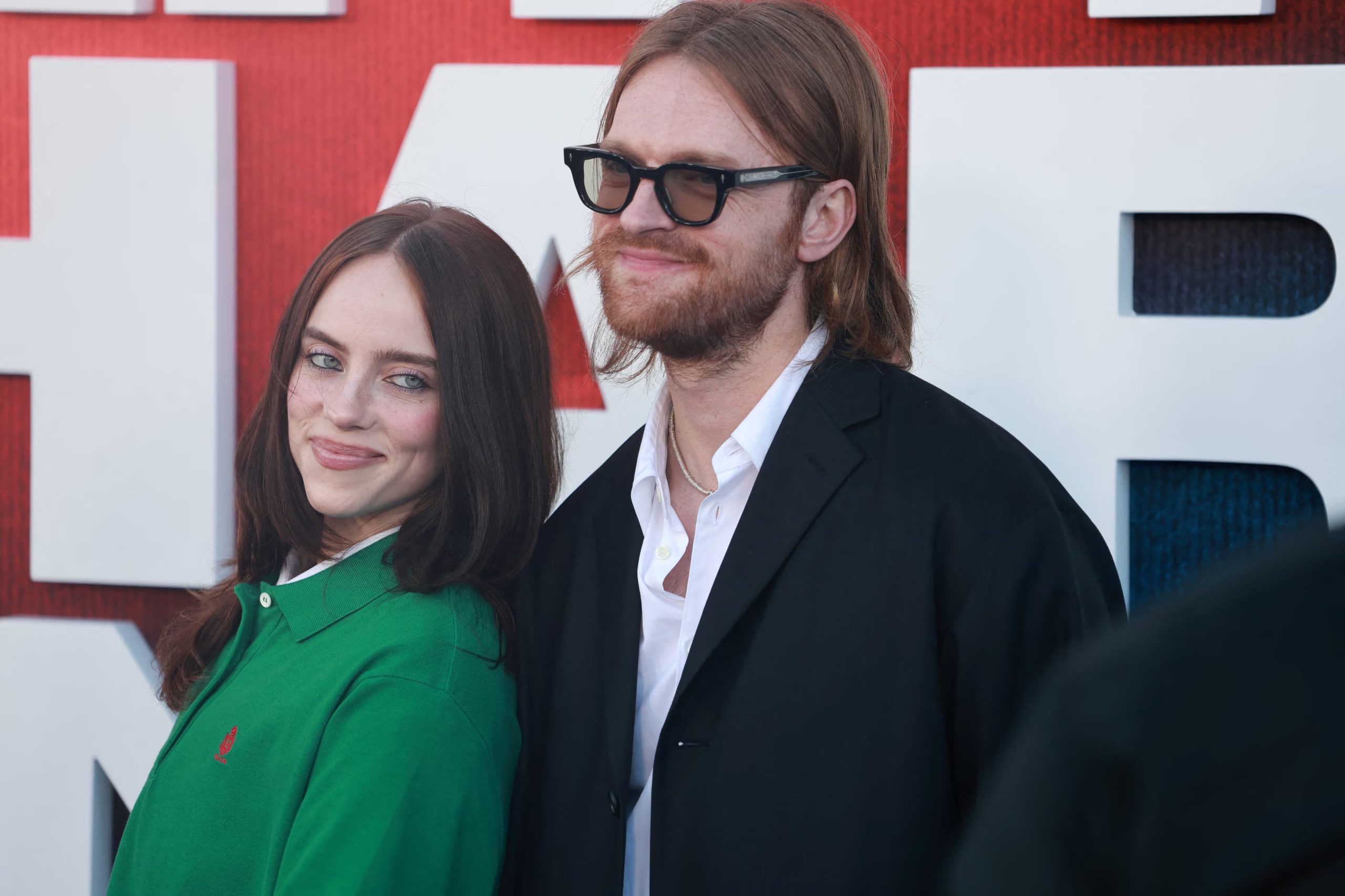 Actuar sin su hermano Finneas representó un desafío emocional revelado en la película, mostrando el lado más vulnerable de Billie Eilish (REUTERS/ David Swanson)