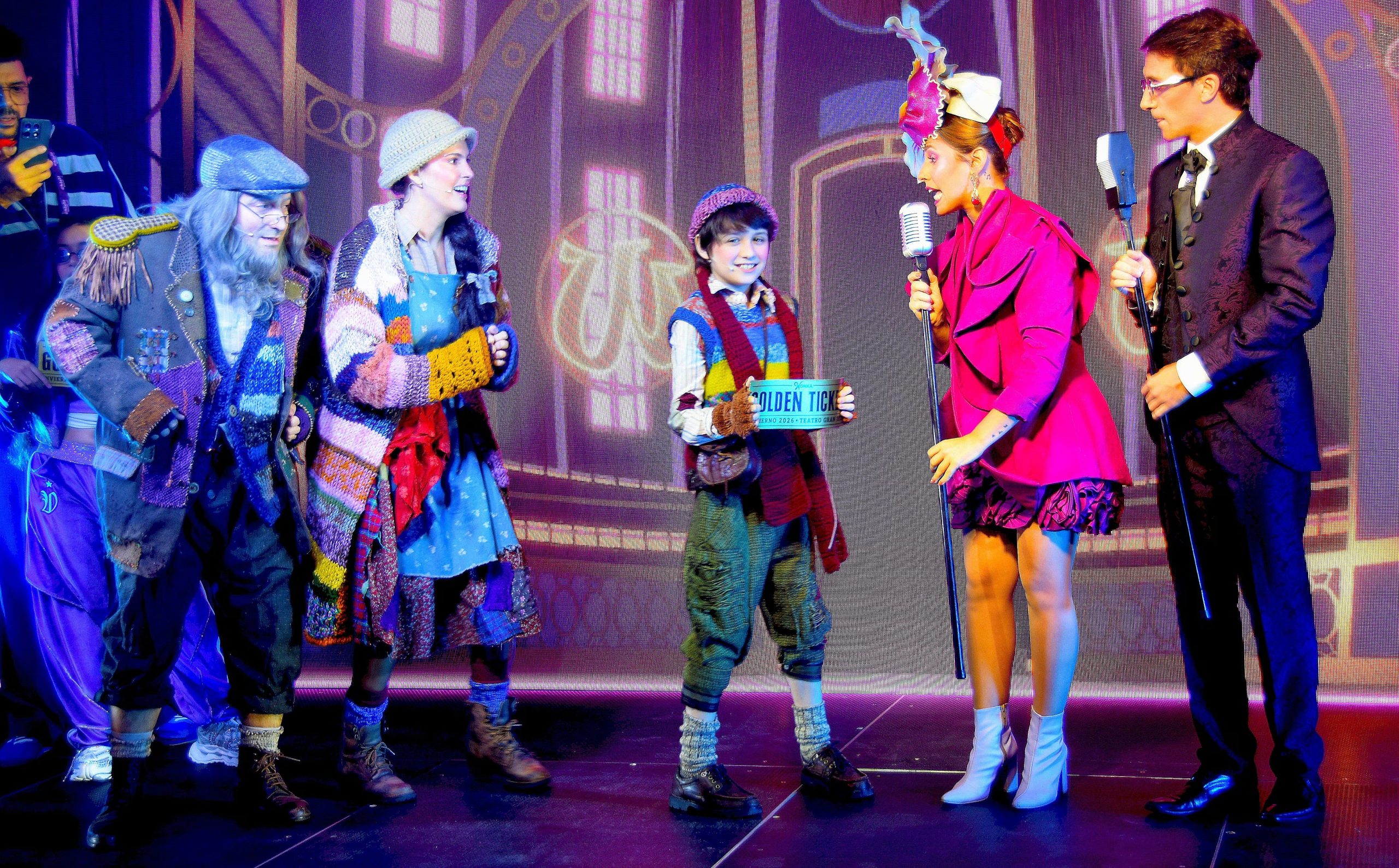 Willy Wonka invadió calle Corrientes: el adelanto de Charlie y la fábrica de chocolate a pura magia y canto (RSFOTOS)