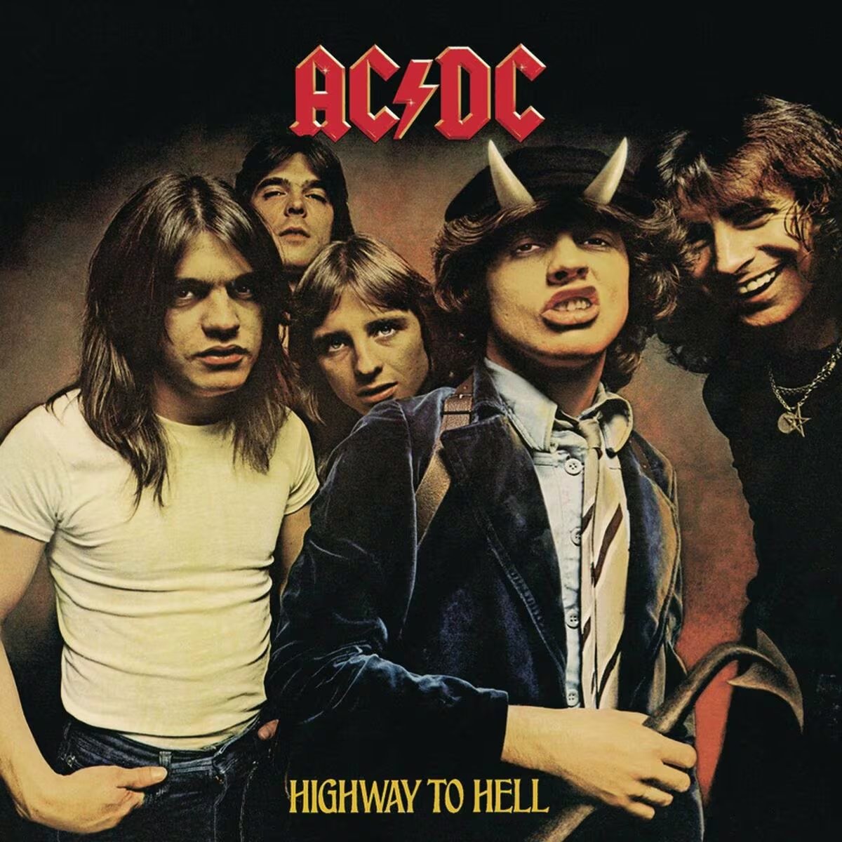 La voz de Brian Johnson marcó una nueva etapa para AC/DC desde 1980, consolidando su sonido característico y proyección internacional