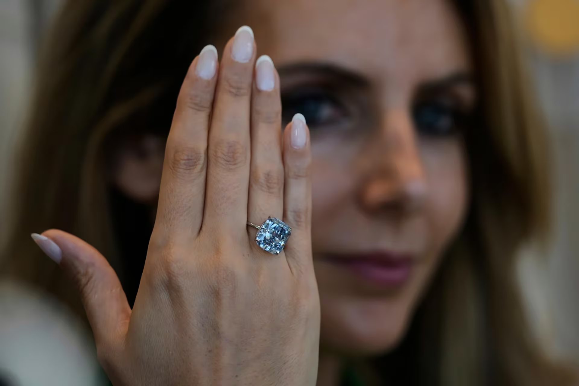 El Ocean Dream fue exhibido por primera vez en 2003 durante la muestra “Esplendor de los Diamantes” del Smithsonian, junto a otras gemas excepcionales (AP NEWS)