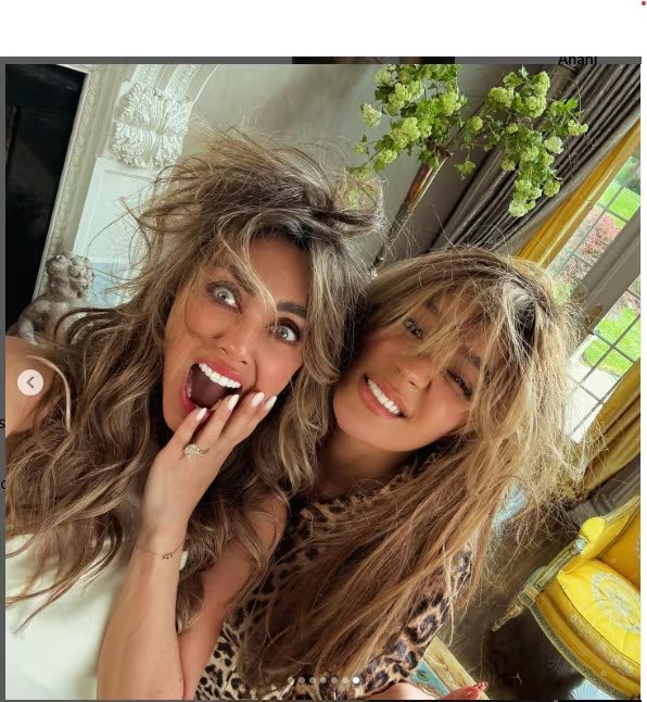 Anahí y Karol G protagonizan un momento dramático inspirado en los clásicos melodramas de Televisa, disputándose el amor de Ricky Martin (IG)