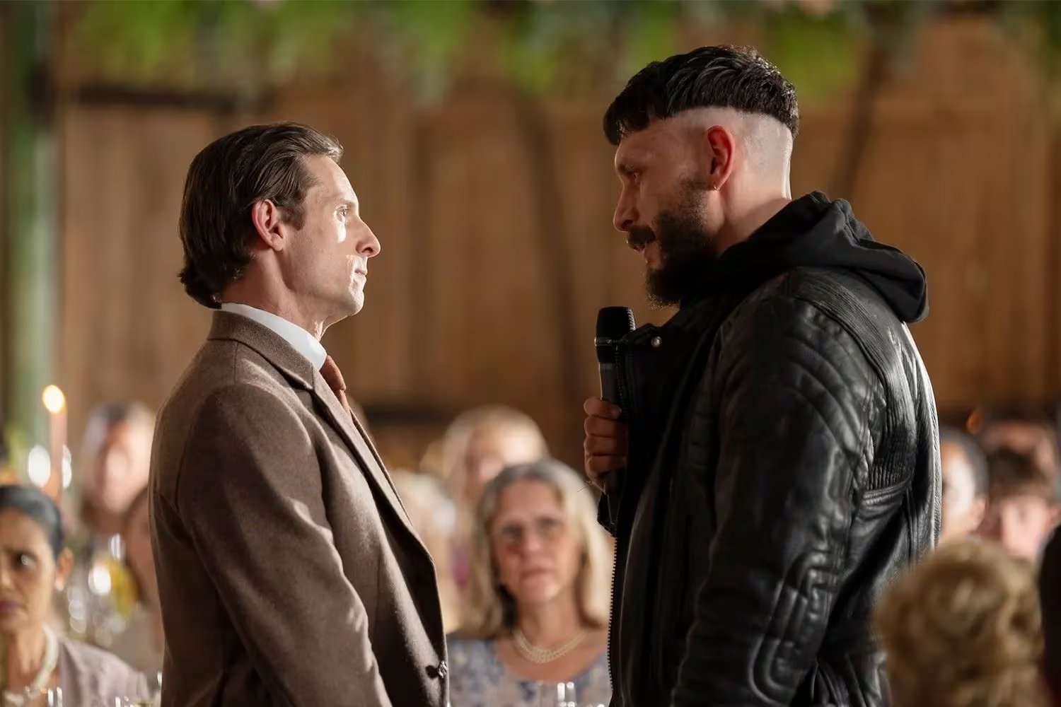 La temporada culmina con una escena impactante de violencia entre los personajes de Ruben y Niall (HBO Max)