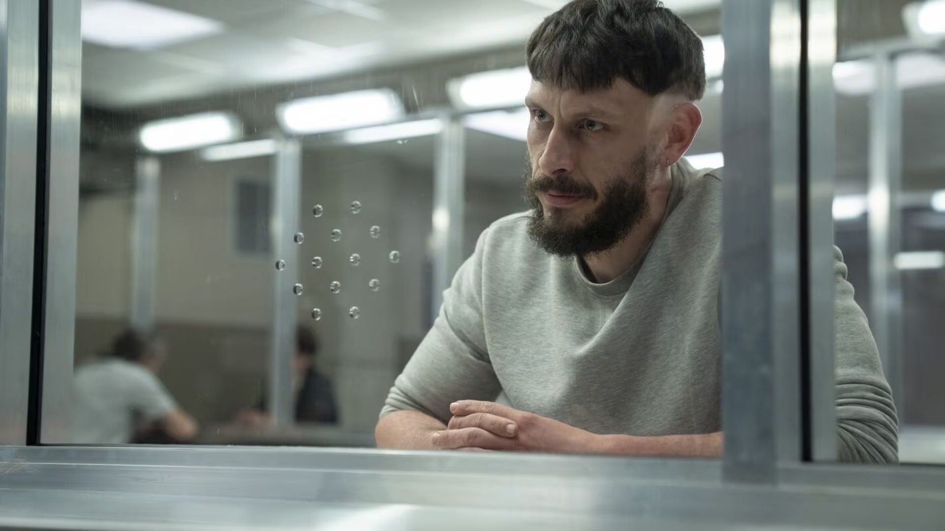 El creador y actor de la serie justifica que la acción calculada de Ruben en el desenlace proporciona dominio tras sufrir humillaciones personales (HBO Max)