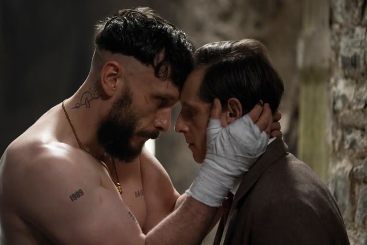 El rodaje de la secuencia clave obligó a Richard Gadd y Jamie Bell a enfrentarse a exigentes desafíos físicos (HBO Max)