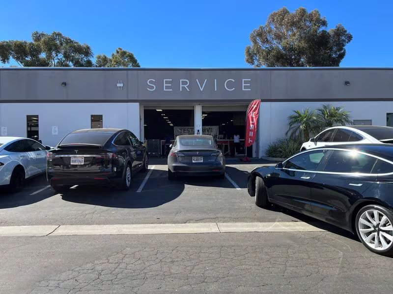 El llamado incluye modelos Tesla Model 3, Model Y, Model S y Model X con hardware versión 3 fabricados entre 2017 y 2023