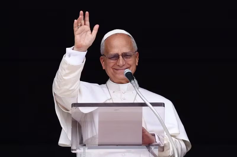 La infalibilidad papal, dogma definido en 1870, establece que el Papa está libre de error en cuestiones de fe y moral pronunciadas ex cathedra (REUTERS/Vincenzo Livieri)