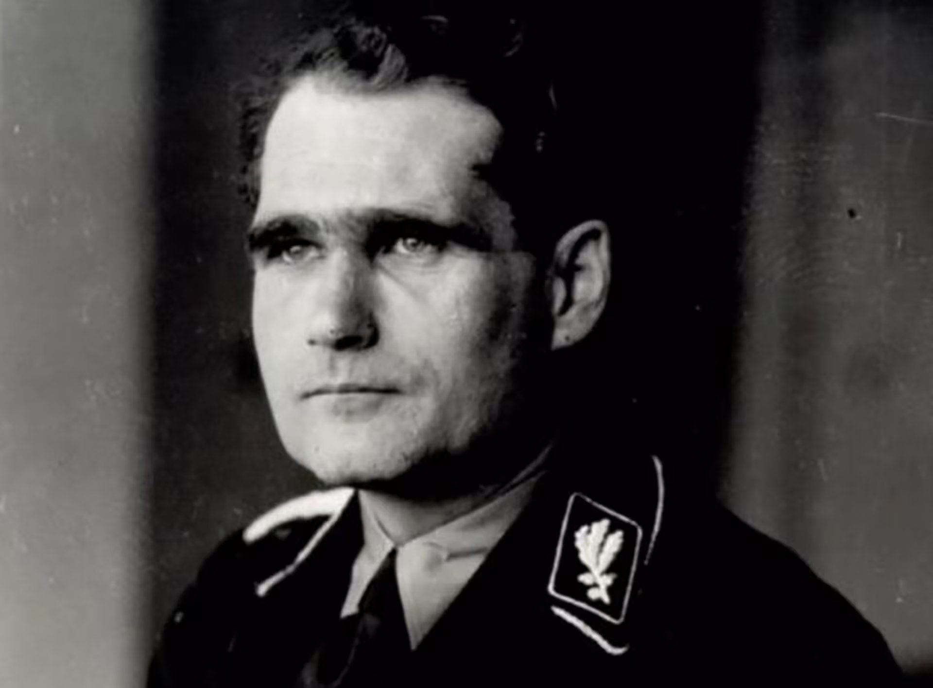 La relación personal de Hess con Hitler incluyó la participación conjunta en el putsch de Múnich y la redacción de Mein Kampf en prisión