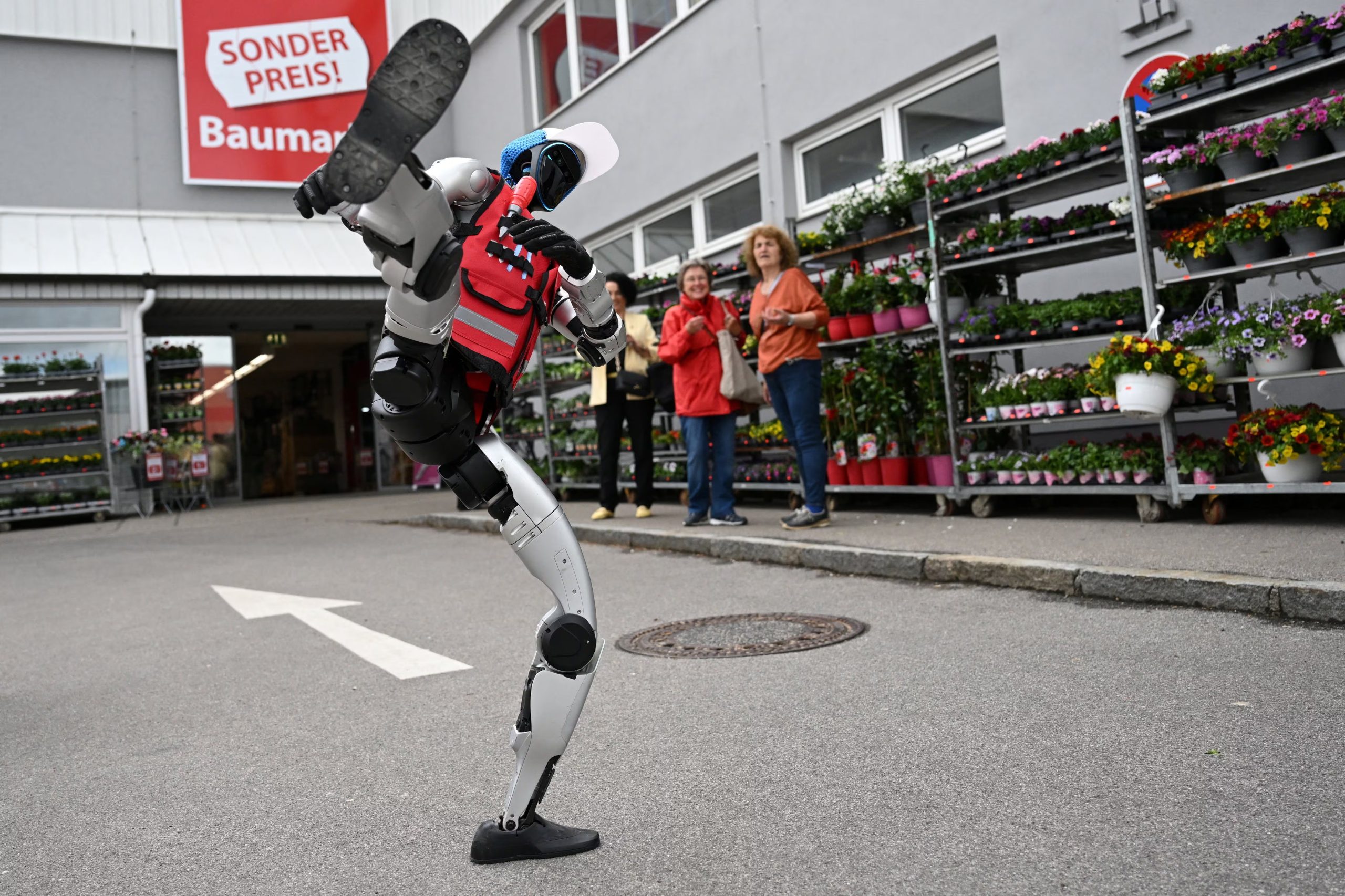 El desarrollo de robots capaces de realizar tareas artísticas y recreativas es cada vez más común. (Reuters)