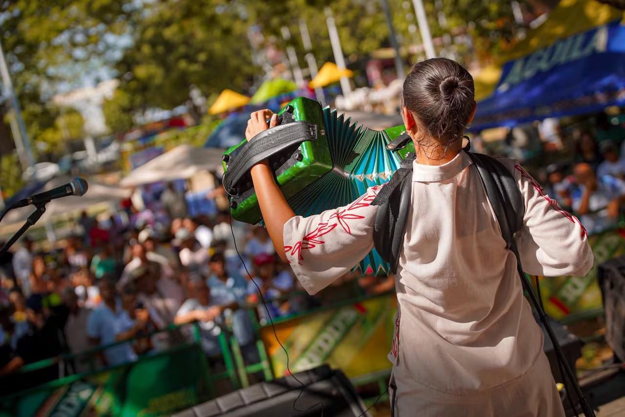 La estructura competitiva implementada por la Fundación ha permitido la aparición de nuevos talentos, pero nadie ha alcanzo triplicar el título máximo como lo hizo el acordeonero oriundo de Colombia - crédito Festival Vallenato