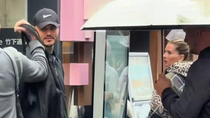 La China Suárez y Mauro Icardi caminando por las calles de Japón durante sus vacaciones