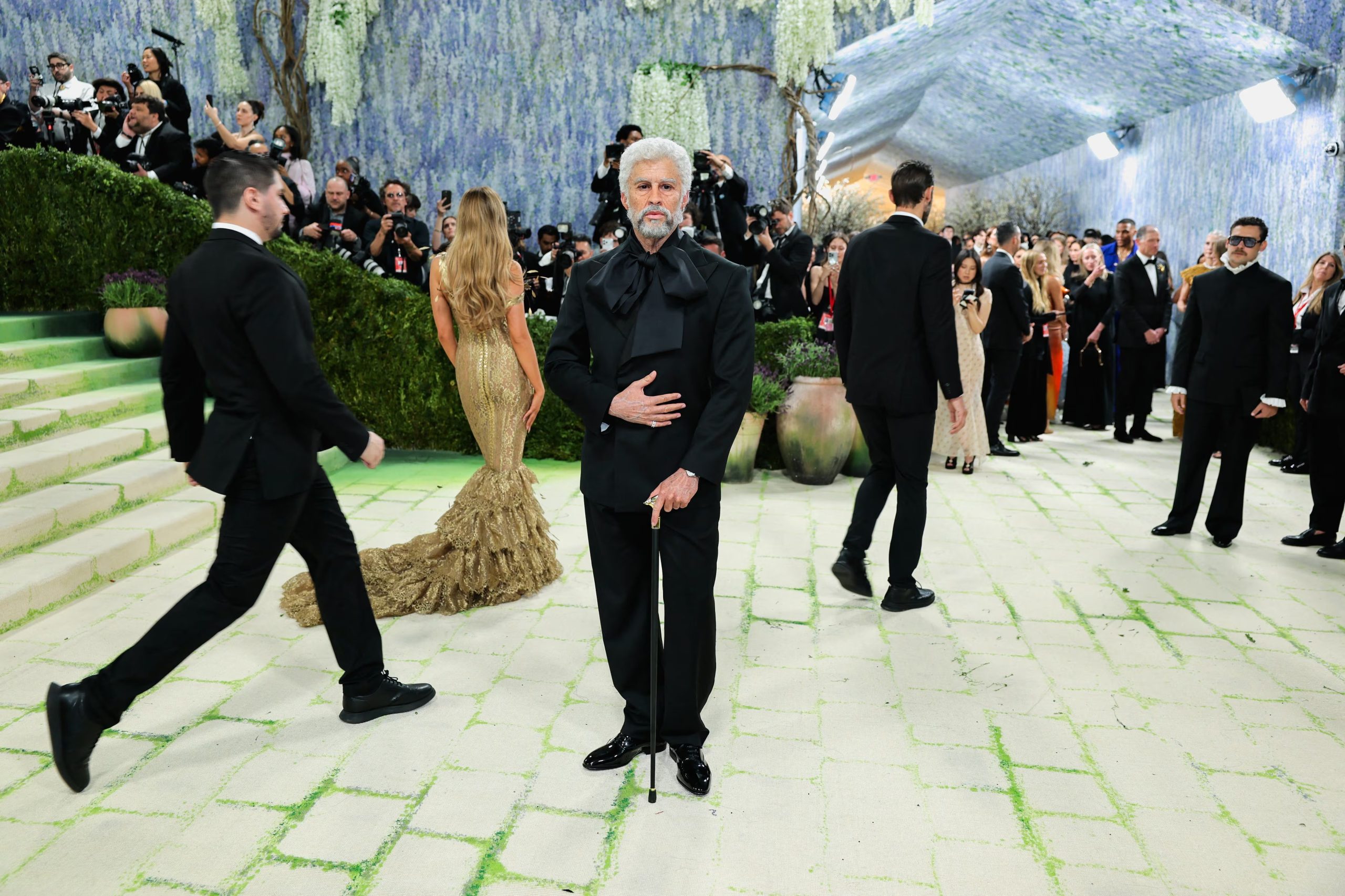 El gesto de Bad Bunny en la Met Gala resignificó la longevidad y puso la estética de la vejez en el centro del debate social. REUTERS/Daniel Cole