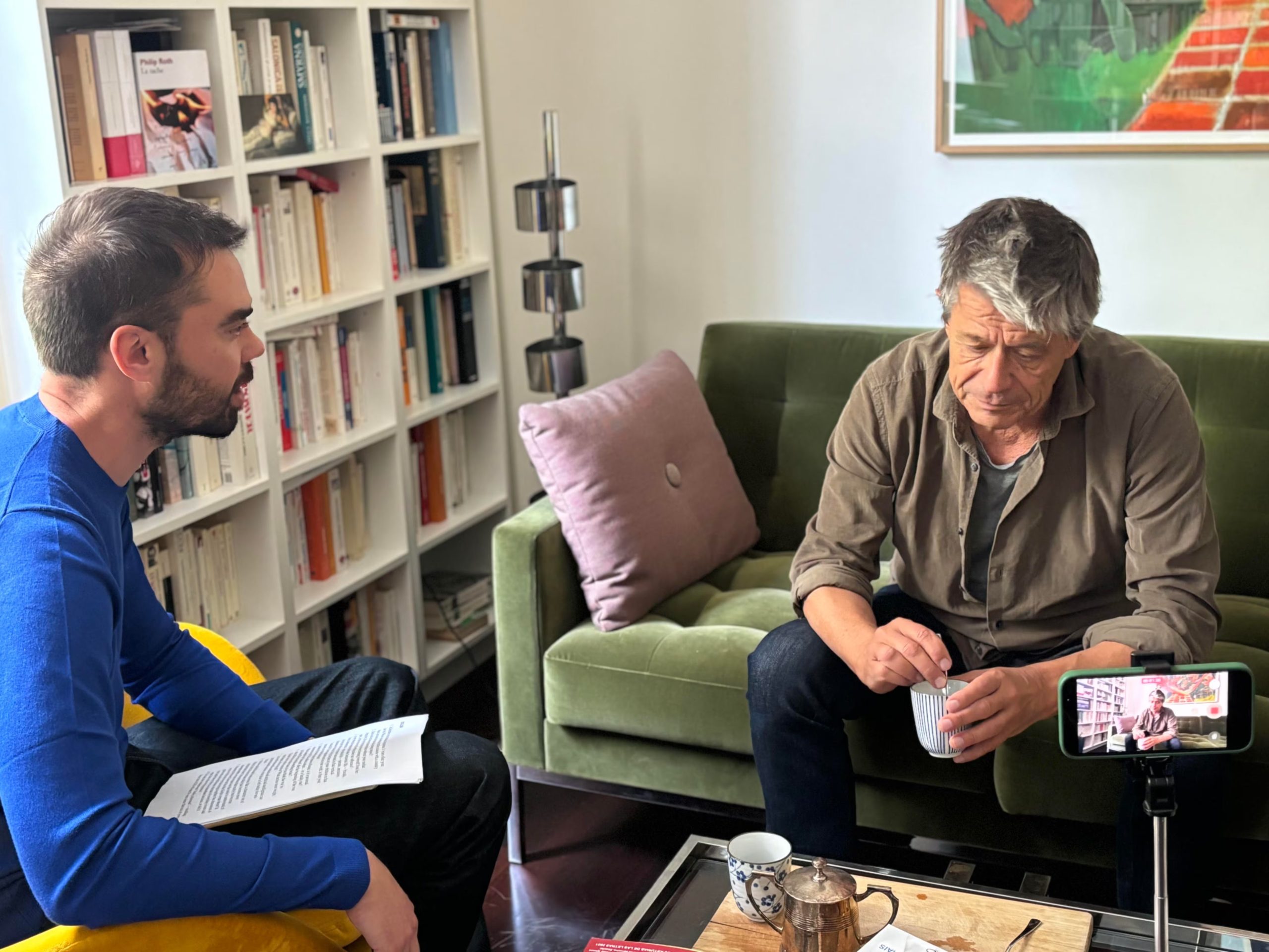 El autor francés reflexiona sobre los límites éticos en la escritura autobiográfica y el derecho a contar la vida de los otros