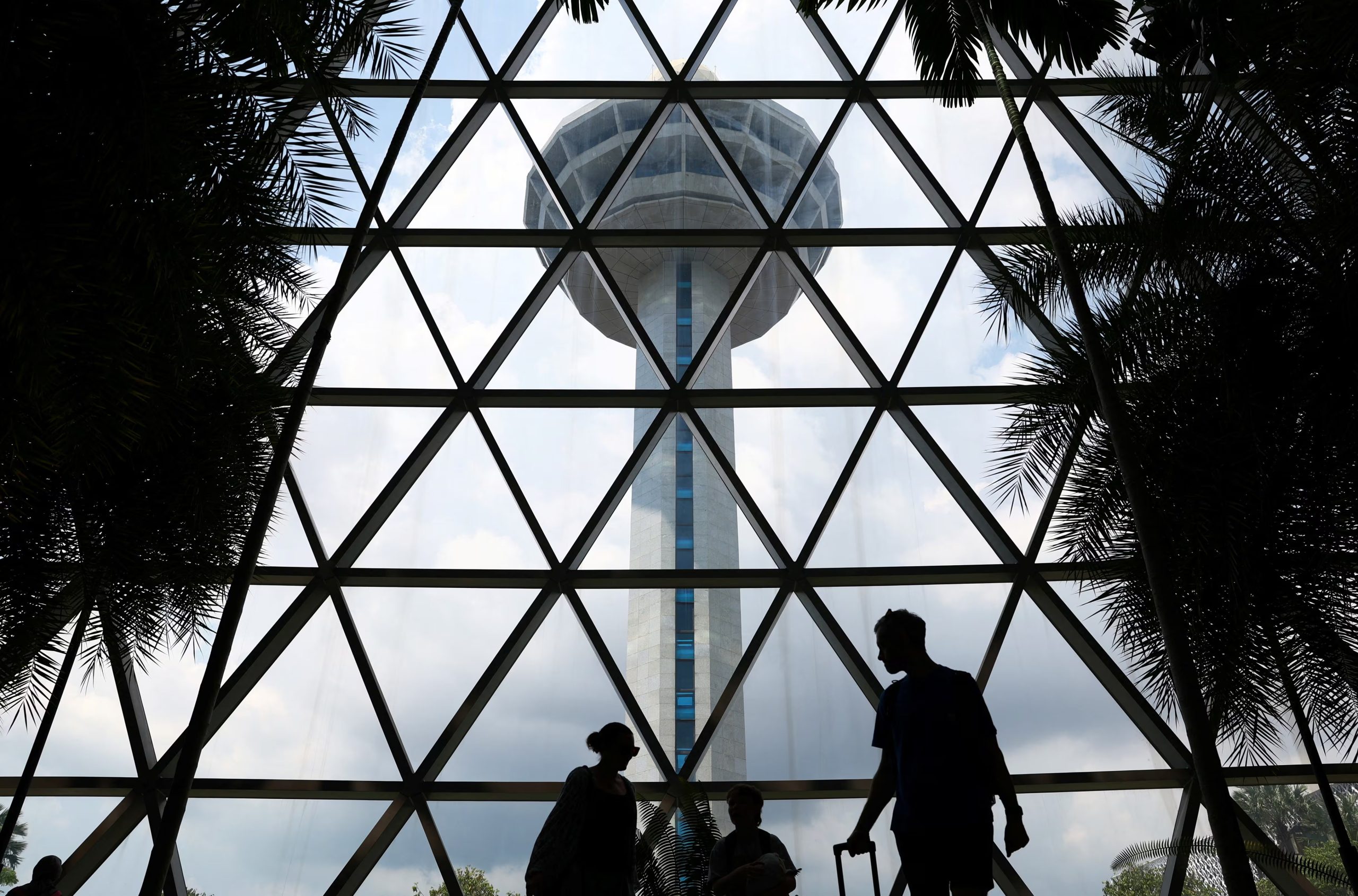 El aeropuerto Changi se destaca por su organización excepcional, considerada una de las mejores a nivel mundial según usuarios (REUTERS/Edgar Su)