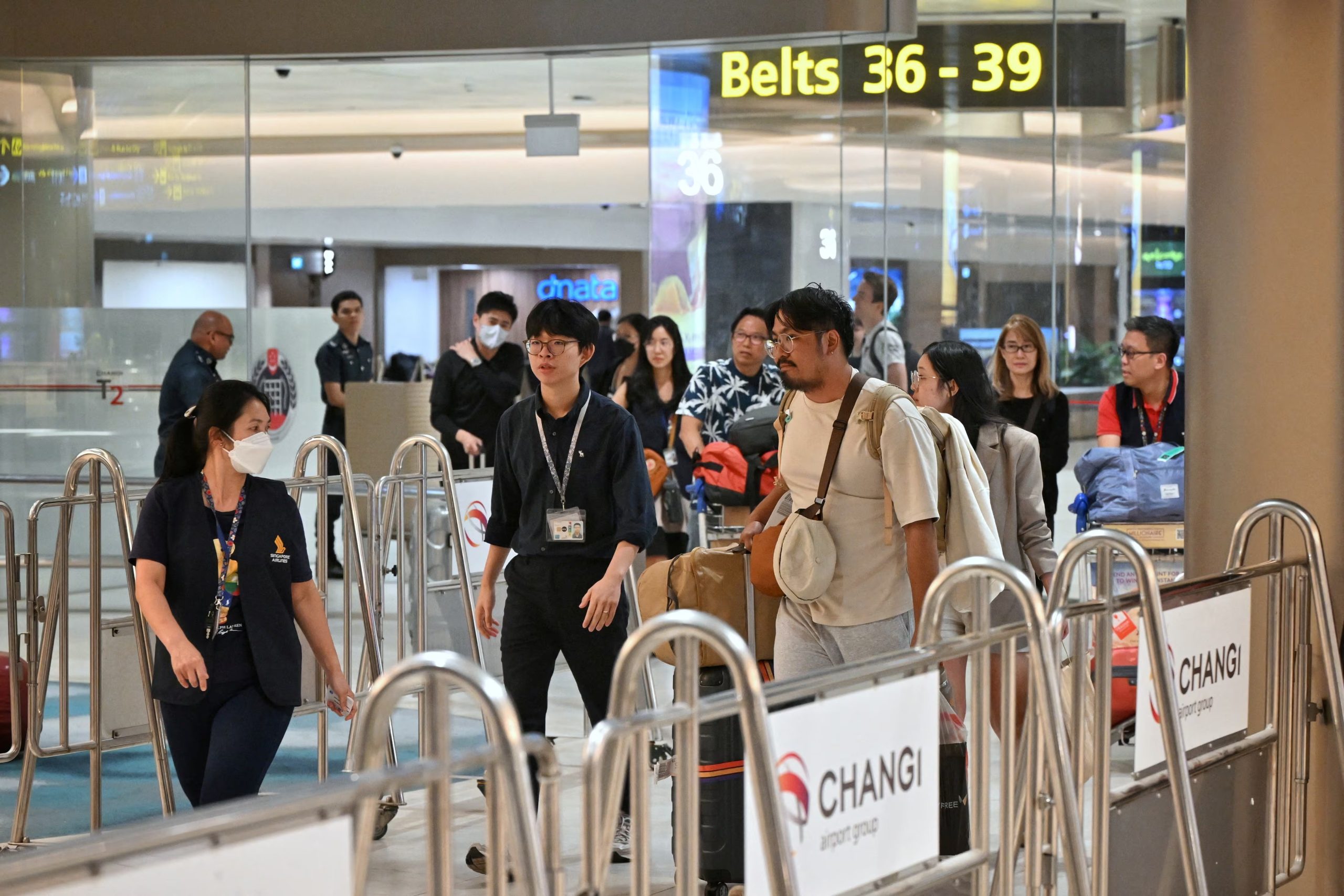 El nuevo control migratorio sin pasaporte en Changi Airport acelera los procesos para residentes y viajeros internacionales (SPH/The Straits Times/Ariffin Jamar via REUTERS)
