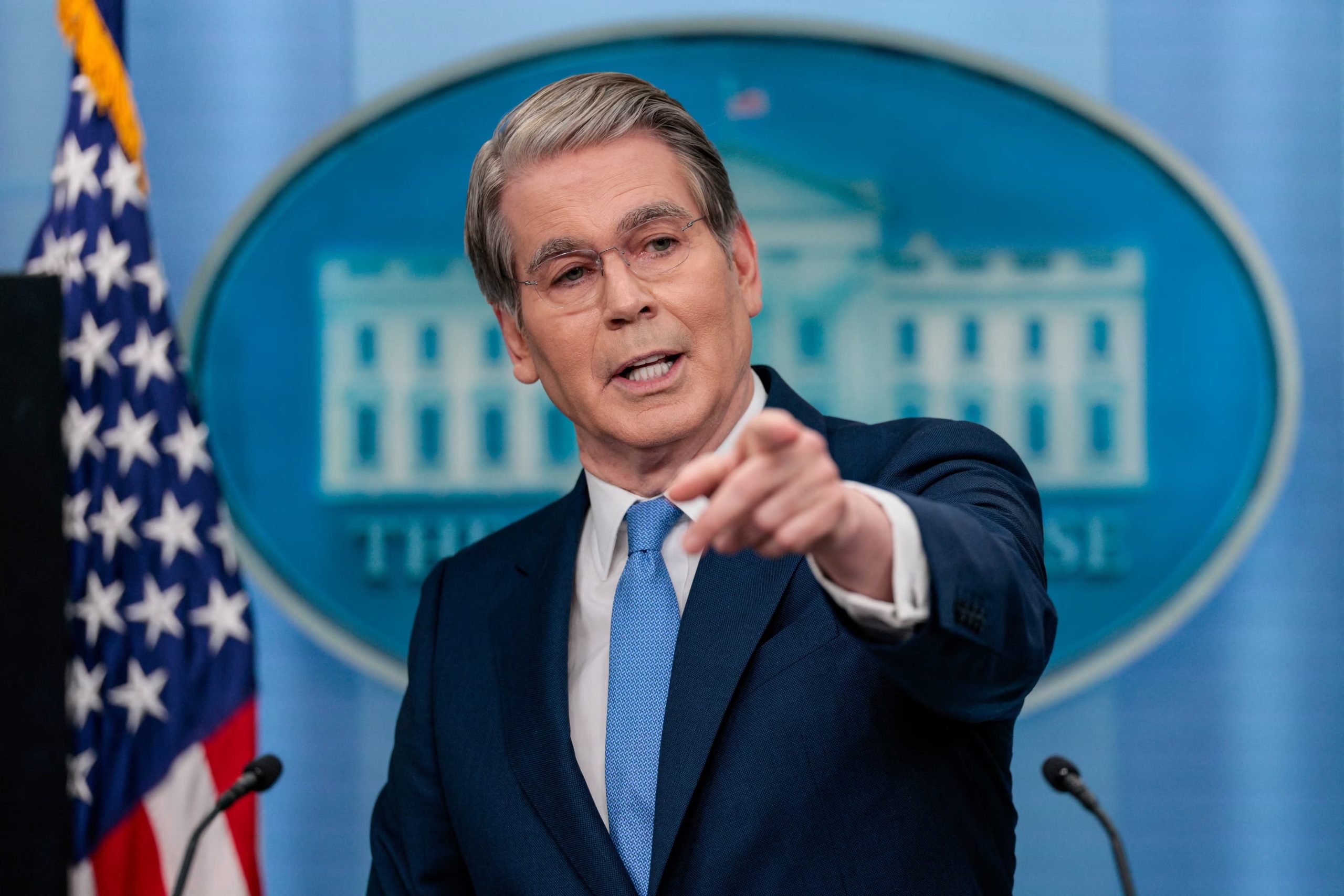 El secretario del Tesoro de Estados Unidos, Scott Bessent, habla durante una rueda de prensa en la sala de prensa James S. Brady de la Casa Blanca en Washington (REUTERS/Evan Vucci)