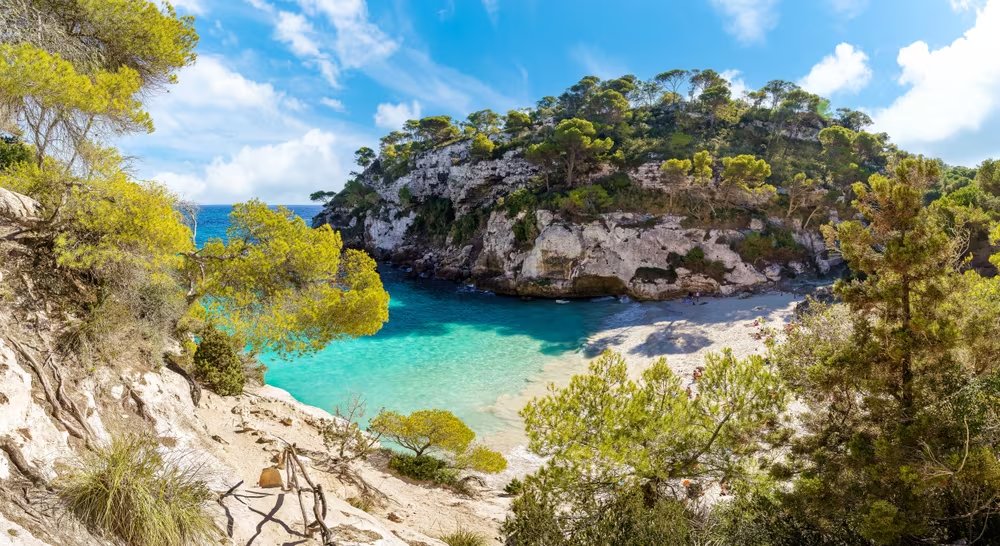 Cala Macarella, Menorca (Shutterstock).