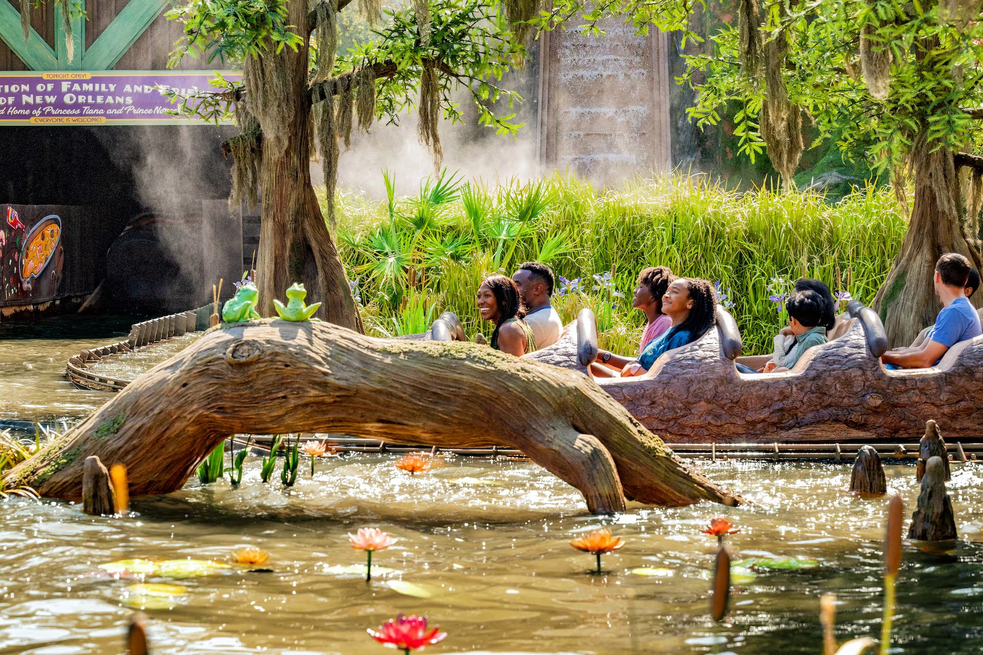 Tiana’s Bayou Adventure, se trata de la emocionante atracción inspirada en la película La princesa y el Sapo. 
(Cortesía © 2025 Disney. Todos los derechos reservados.)