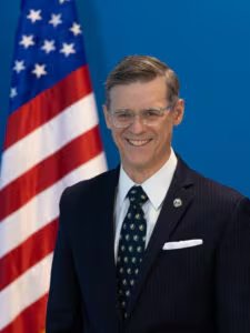Kevin O'Reilly, lideró la misión diplomática estadounidense en Managua hasta diciembre de 2025 (Cortesía U.S. Embassy Managua).