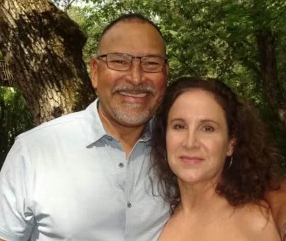El exgrandes ligas nicaragüense Marvin Benard junto a su esposa Elisa, quien falleció este sábado en un trágico accidente de tránsito en California (Cortesía La Nueva Radio Ya).