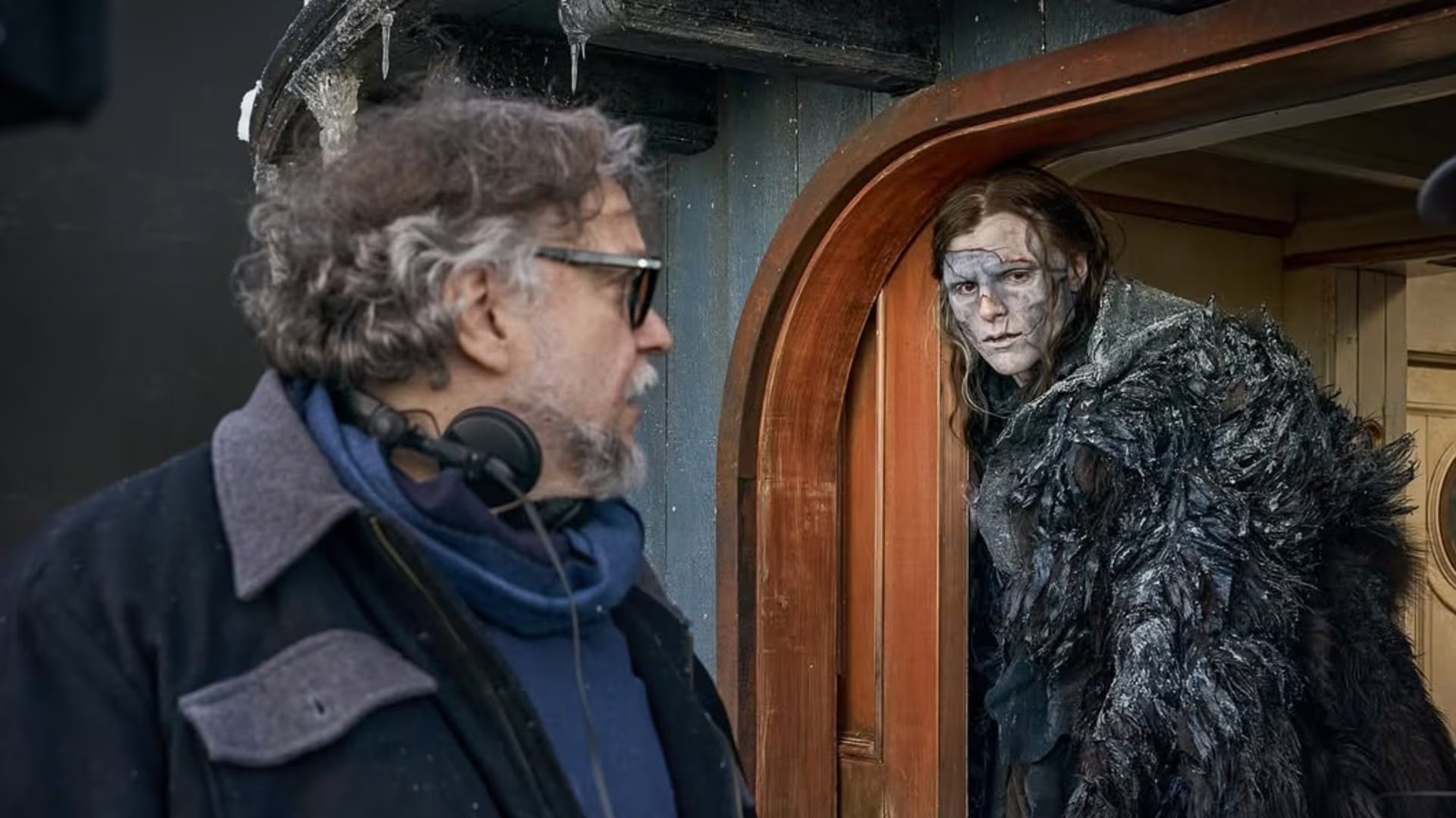 La infancia de Del Toro, marcada por fantasmas y recuerdos familiares, inspira la creación de personajes emblemáticos como Santi en El espinazo del diablo (Instagram)