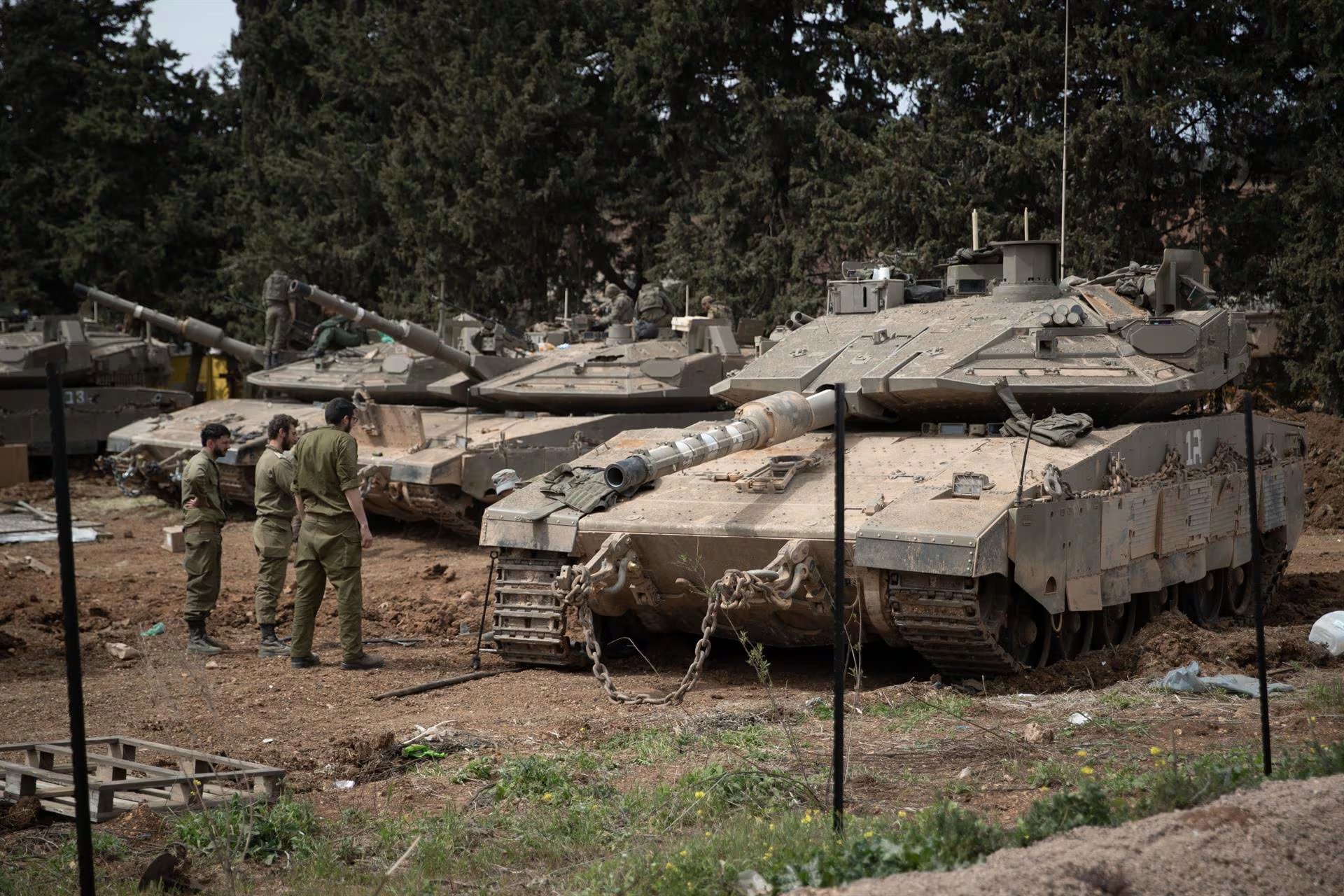 “La combatiente y los combatientes fueron evacuados para recibir atención médica en el hospital y se informó a sus familias”, informó el Ejército israelí (Europa Press)