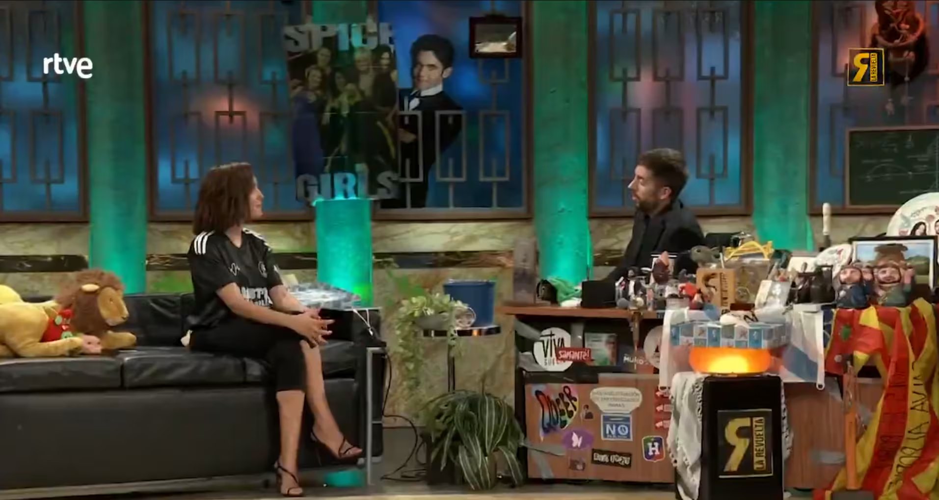 Abouk respondió con humor y naturalidad a las preguntas sobre su vida amorosa y sus experiencias personales (La Revuelta)