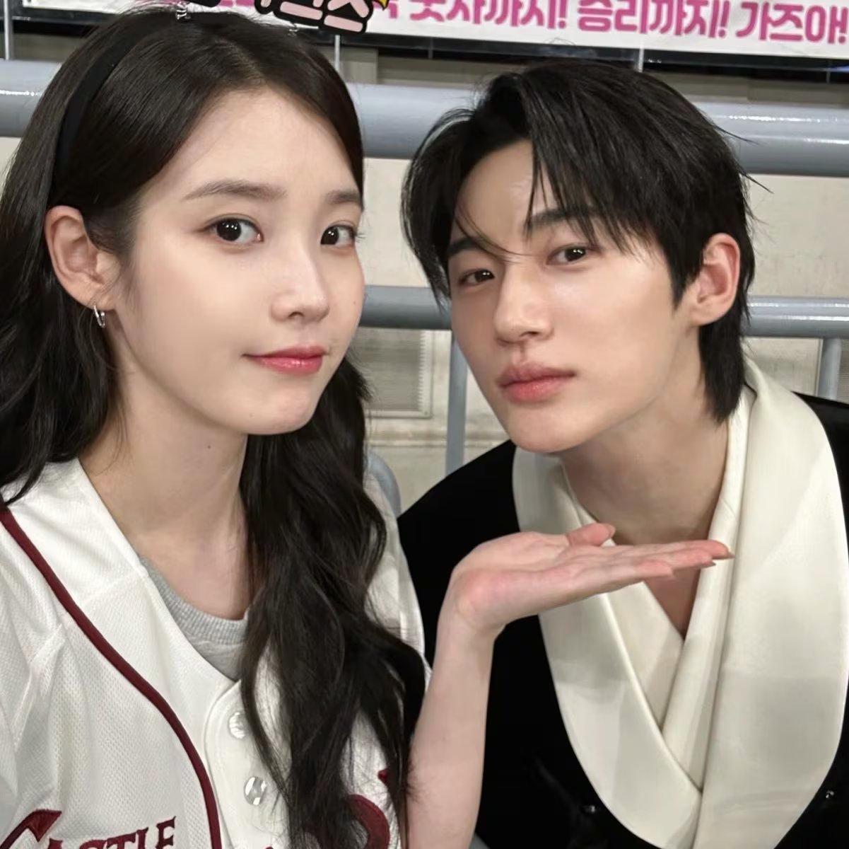 La actuación de IU y Byeon Woo-seok recibió críticas desde el primer episodio de