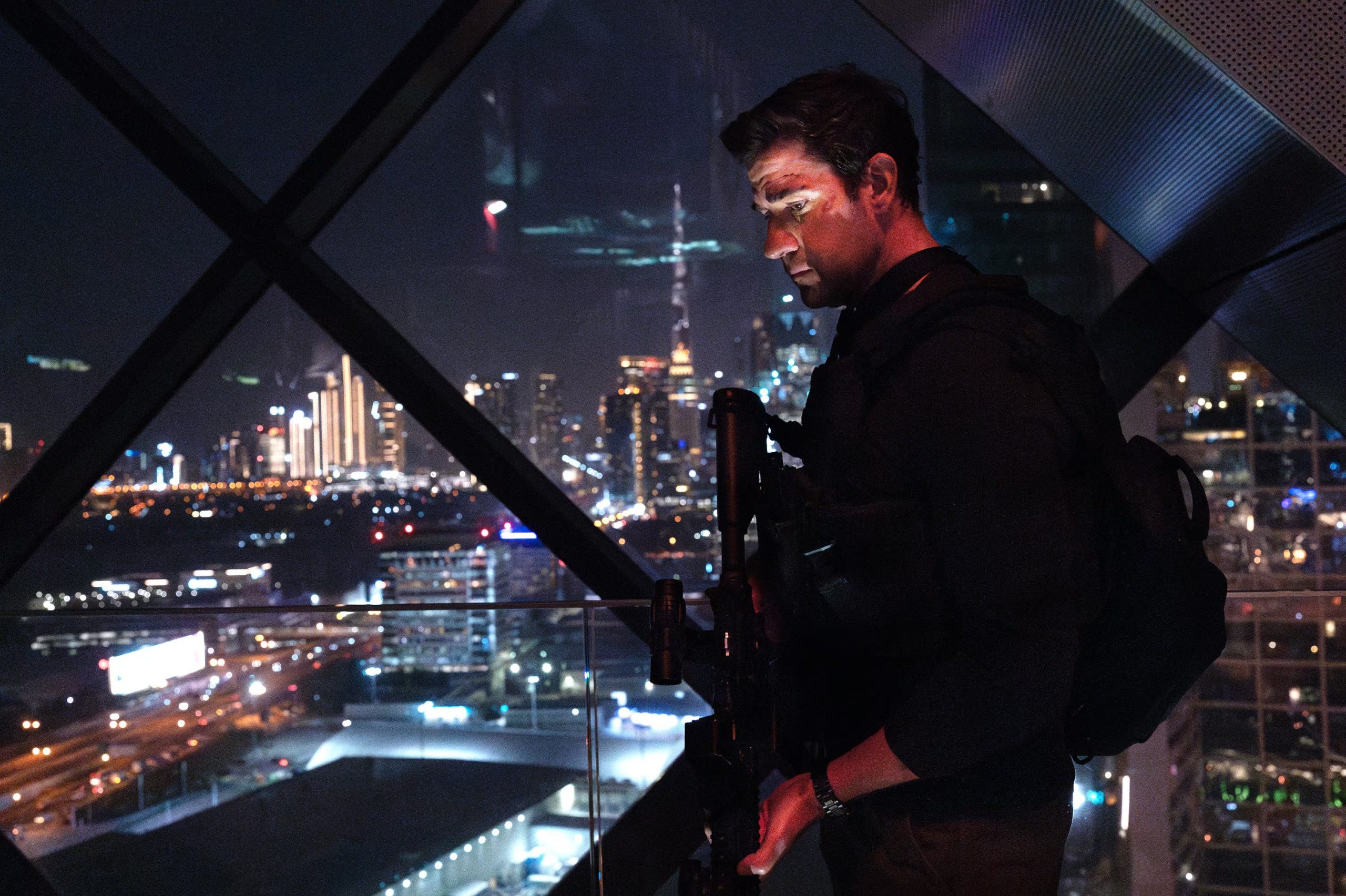 La trama coloca a Jack Ryan al frente de una operación internacional donde debe anticiparse a una organización clandestina que puede prever los movimientos de la CIA. (Prime Video)