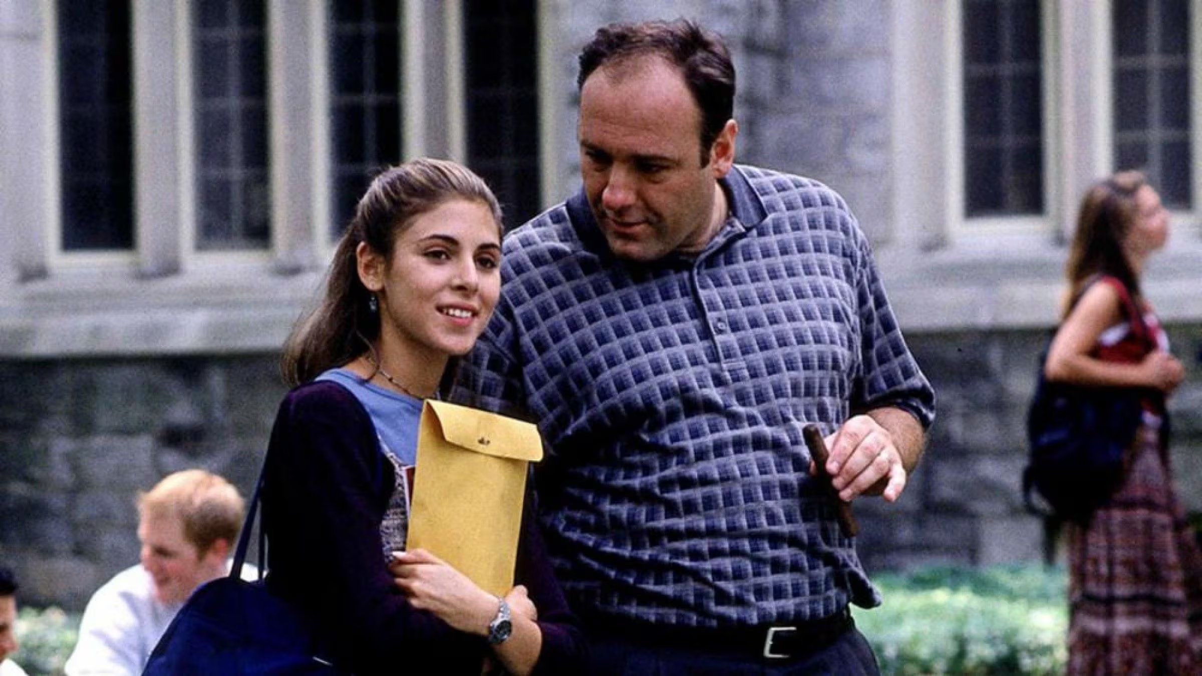 La actriz experimentó ansiedad y aislamiento emocional en el set de Los Soprano, temiendo ser vista como un problema por el equipo (Créditos: HBO)