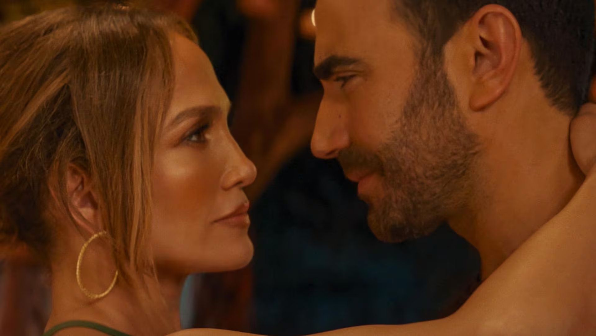 Jennifer Lopez consideró a Brett Goldstein, su co-estrella en 