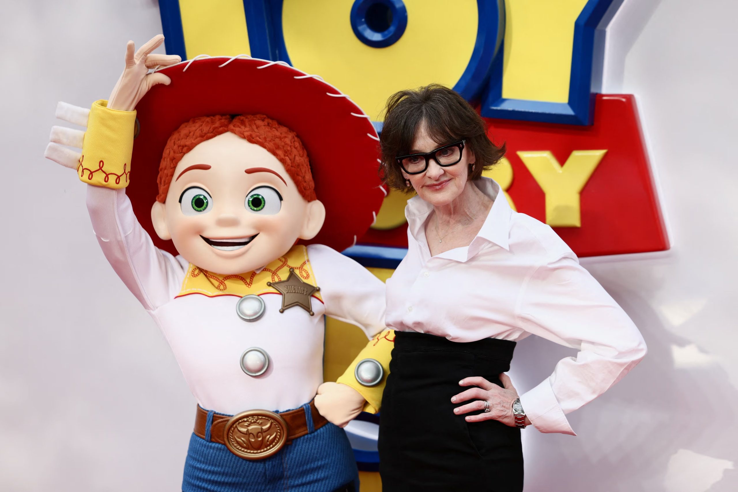 La actriz vuelve a dar voz a Jessie, su icónico personaje de la franquicia animada, que se estrenará el 18 de junio en cines (REUTERS/Jack Taylor)