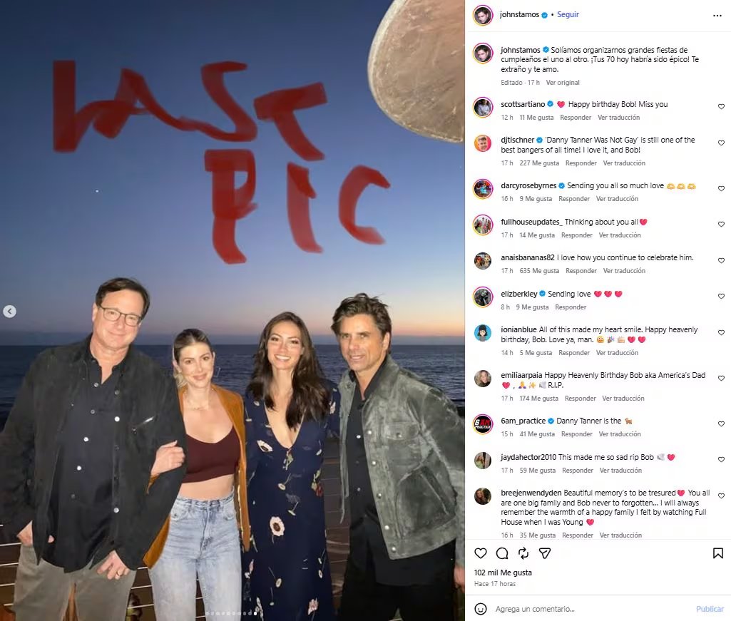 La publicación de John Stamos incluye imágenes inéditas que muestran la estrecha amistad entre los protagonistas de 