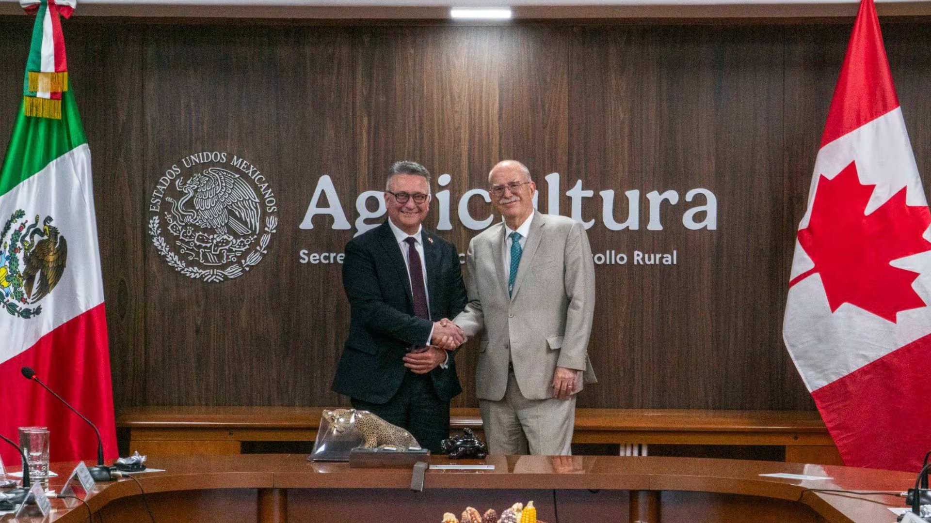 México y Canadá avanzan en inversión, agroexportaciones y modernización comercial rumbo a la revisión del T-MEC.