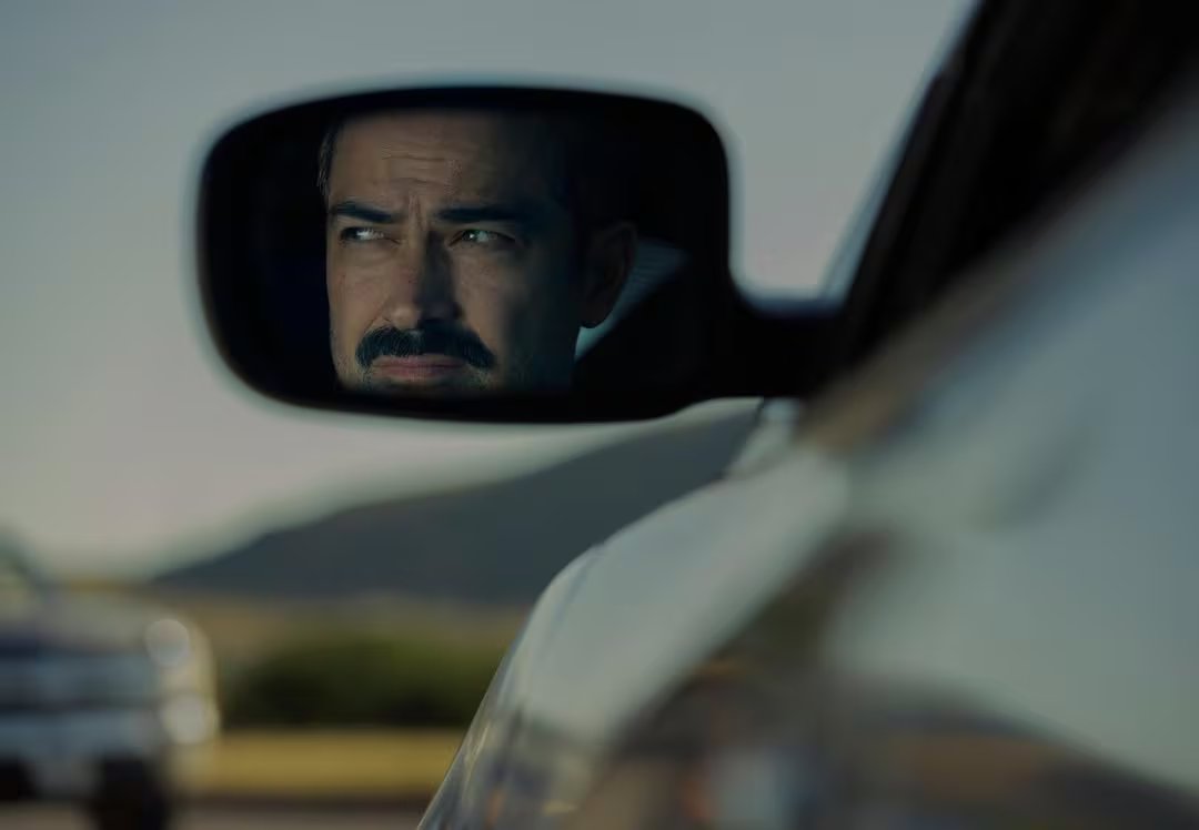 os policías. Una decisión imposible. Alfonso Herrera y Noé Hernández protagonizan ‘La captura’, dirigida por Chava Cartas el director de ‘Contraataque’. Este verano solo en Netflix.

Inspirada en la operación para capturar a Joaquín Guzmán Loera, “El Chapo”. (Instagram: netflixlat)