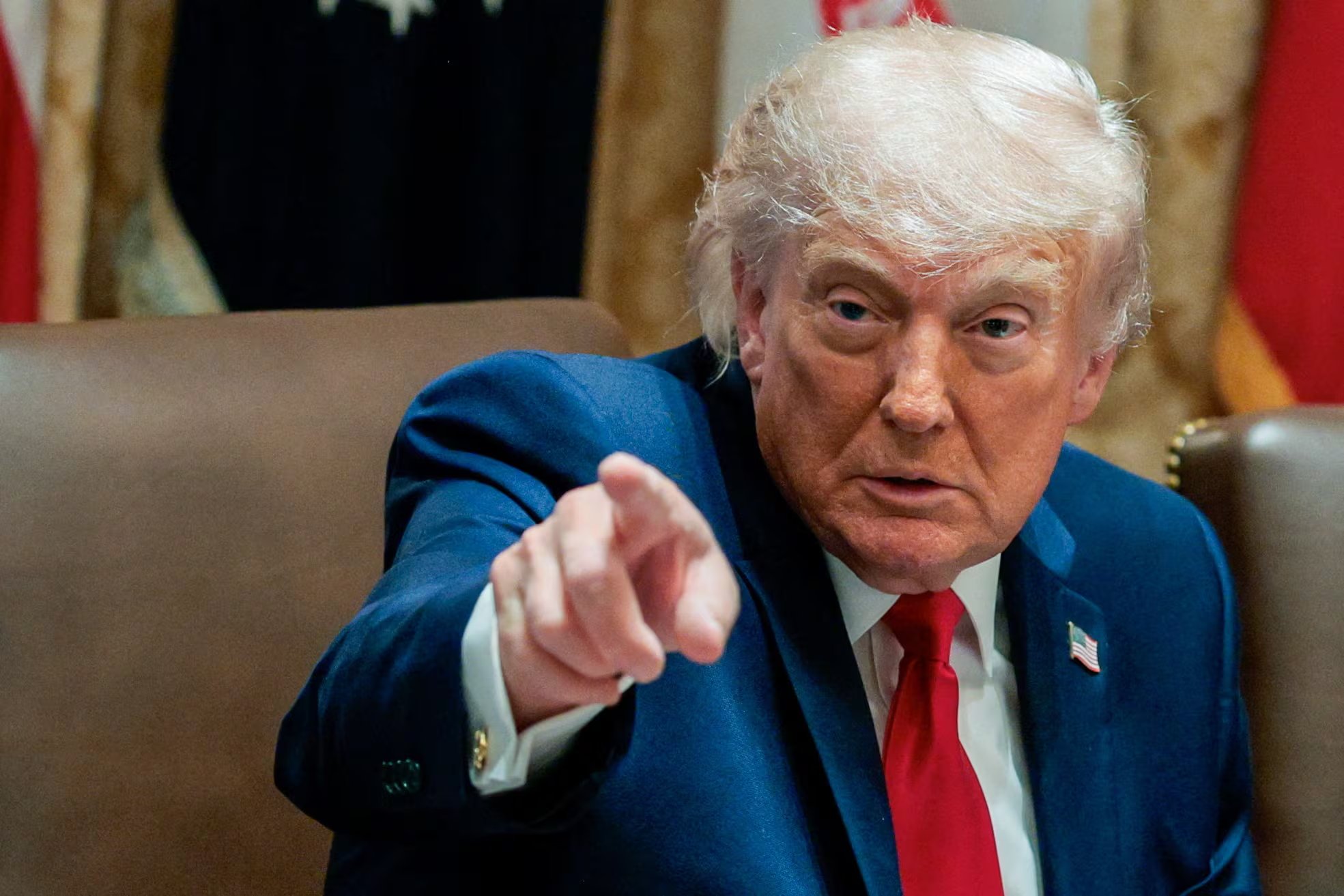 El presidente Donald Trump rechazó informaciones difundidas por medios iraníes sobre un supuesto acuerdo entre Irán y Omán para administrar conjuntamente el tránsito marítimo en el estrecho de Ormuz (REUTERS)