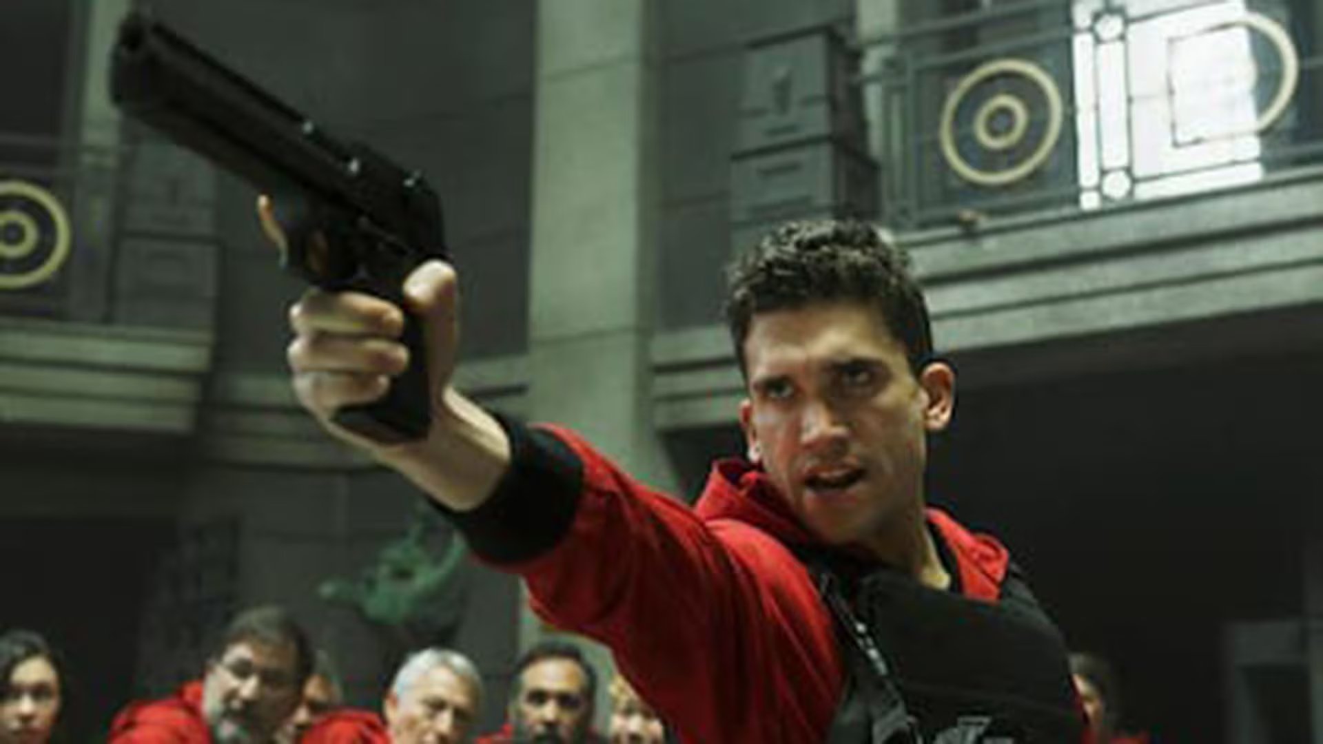 Tres temporadas de La Casa de Papel figuran entre las diez series más vistas en la historia de Netflix en otros idiomas. (Netflix)