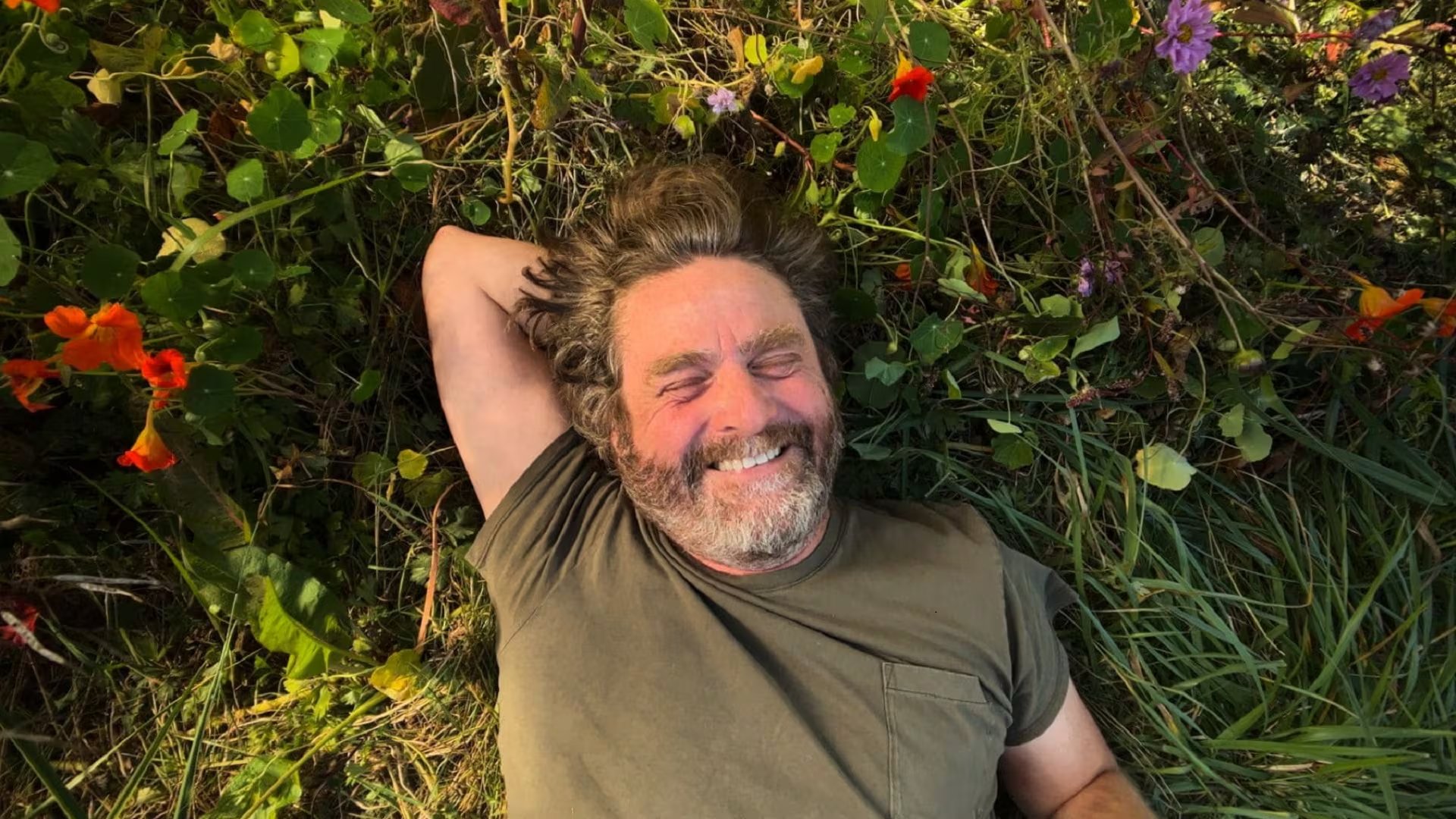 La experiencia de Galifianakis pone de relieve el costo personal de la fama y la importancia de la autenticidad y el autoconocimiento en la industria del cine