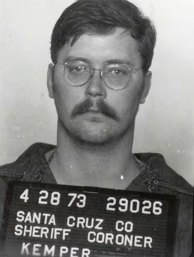 Ed Kemper ingresó a un programa para narrar libros dirigidos a personas ciegas. (Santa Cruz County Sheriff's Office)