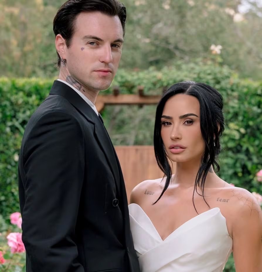 Jordan “Jutes” Lutes, esposo de Demi Lovato, participó por primera vez junto a la artista en el escenario.