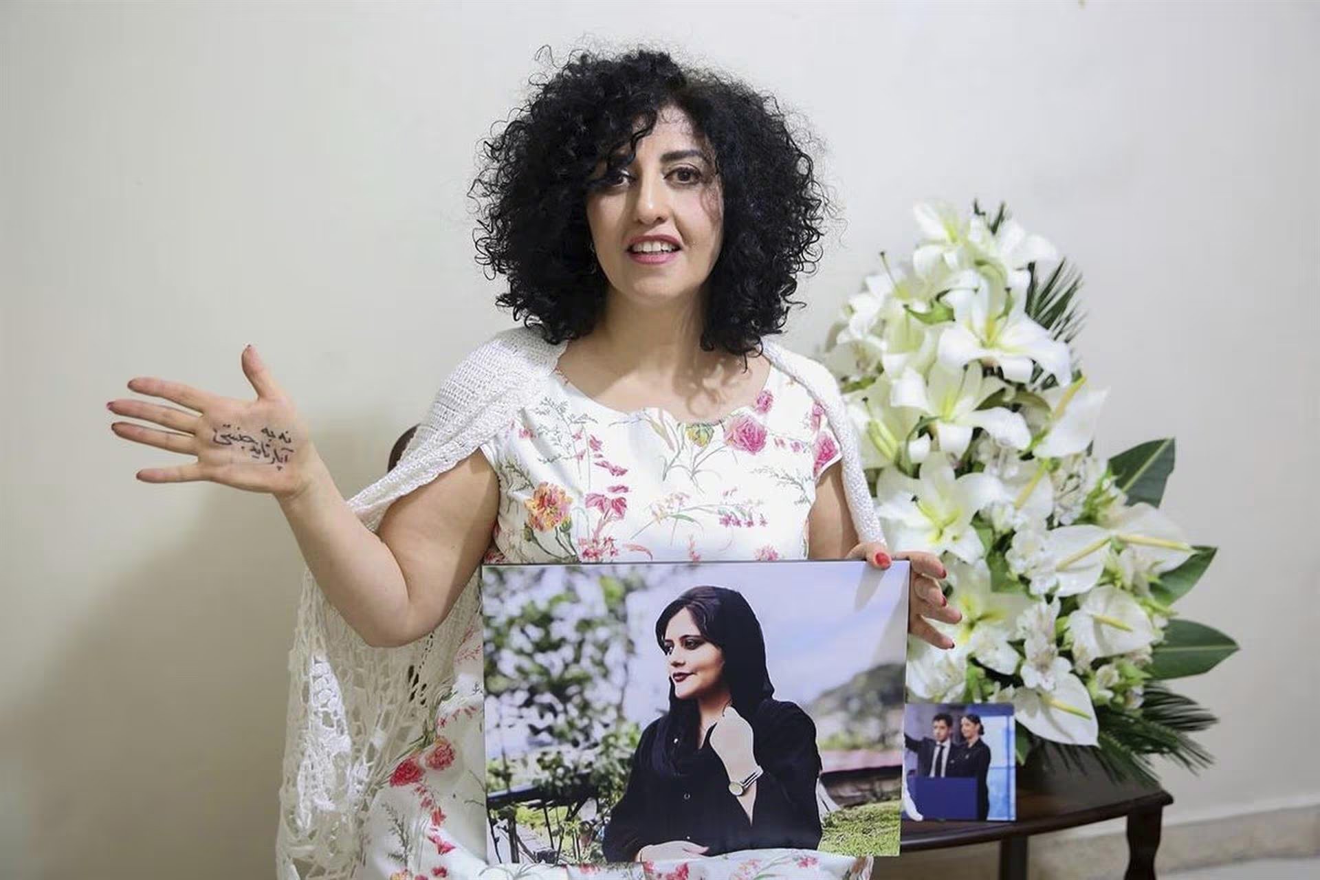 Narges Mohammadi, Premio Nobel de la Paz iraní, es trasladada a un hospital en Teherán
