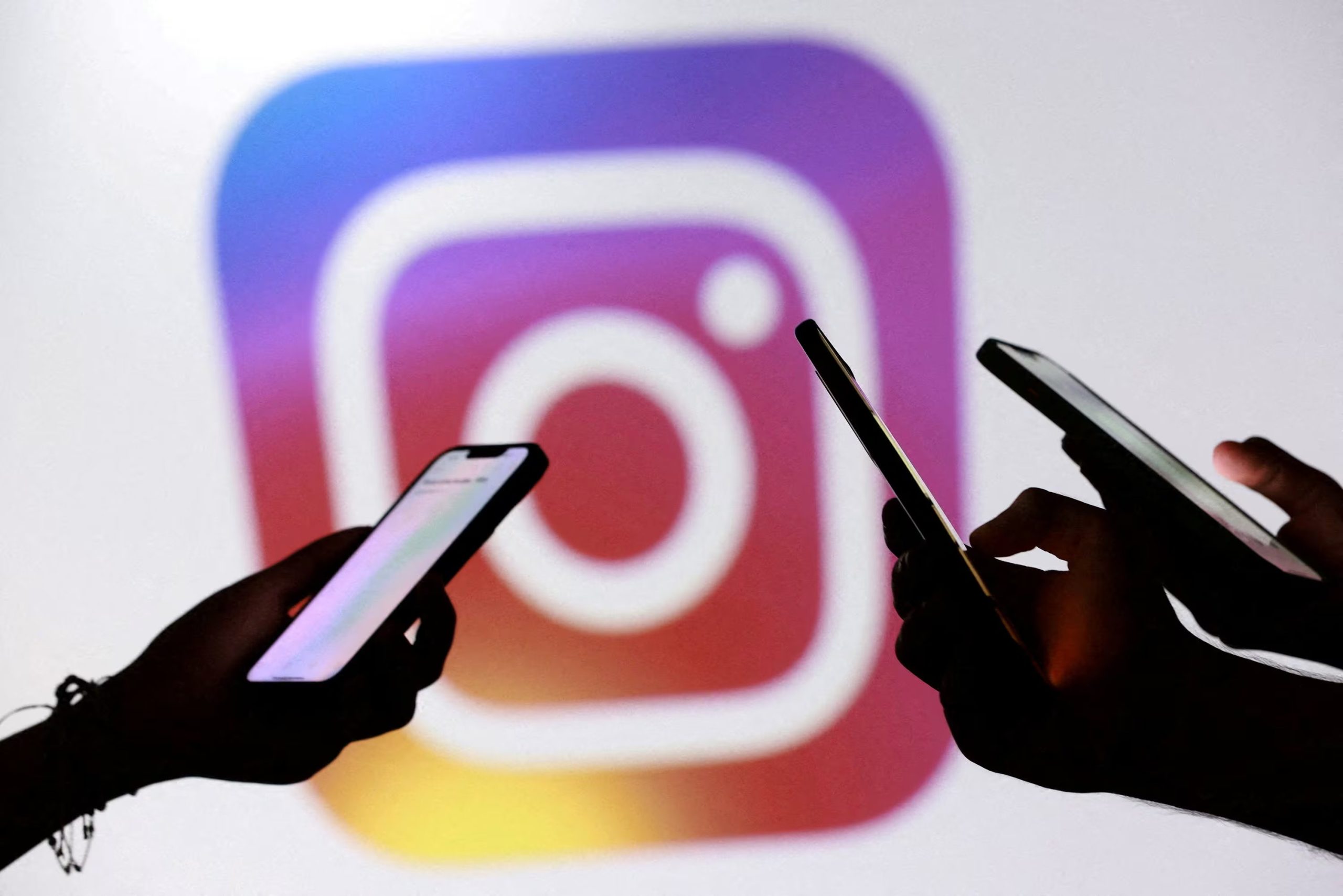 Los bots en Instagram son cuentas automatizadas que inflan artificialmente el número de seguidores y la interacción. REUTERS/Dado Ruvic/Illustration/File Photo/File Photo