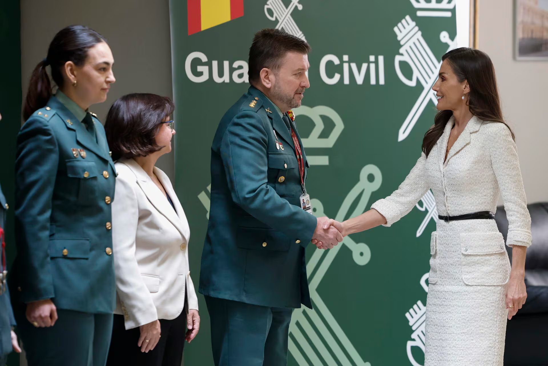 La reina Letizia visita la Academia de Oficiales de la Guardia Civil. (EFE/Chema Moya)