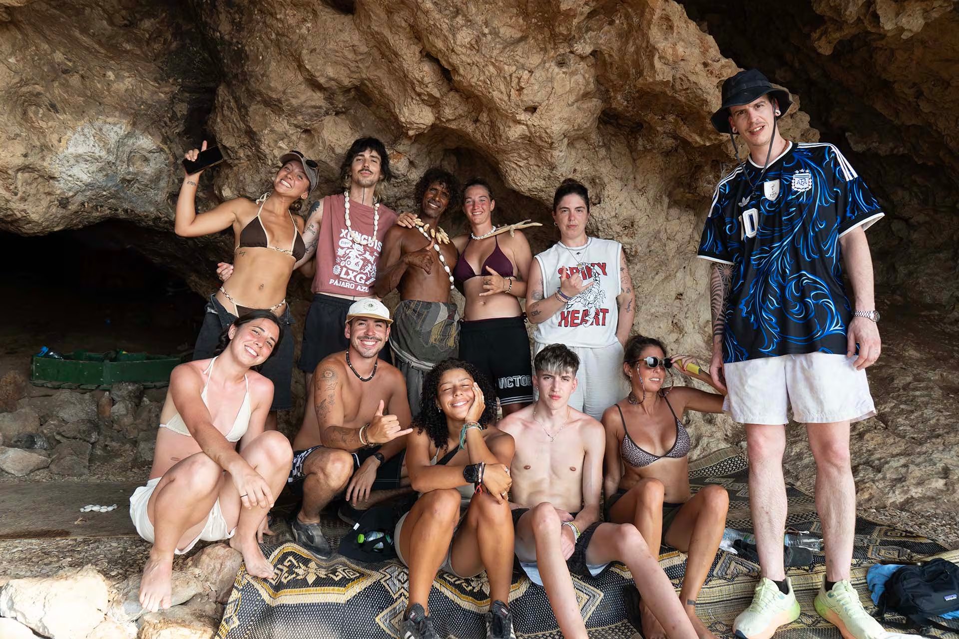 El primer grupo que viajó con Camila y Mariano a Socotra