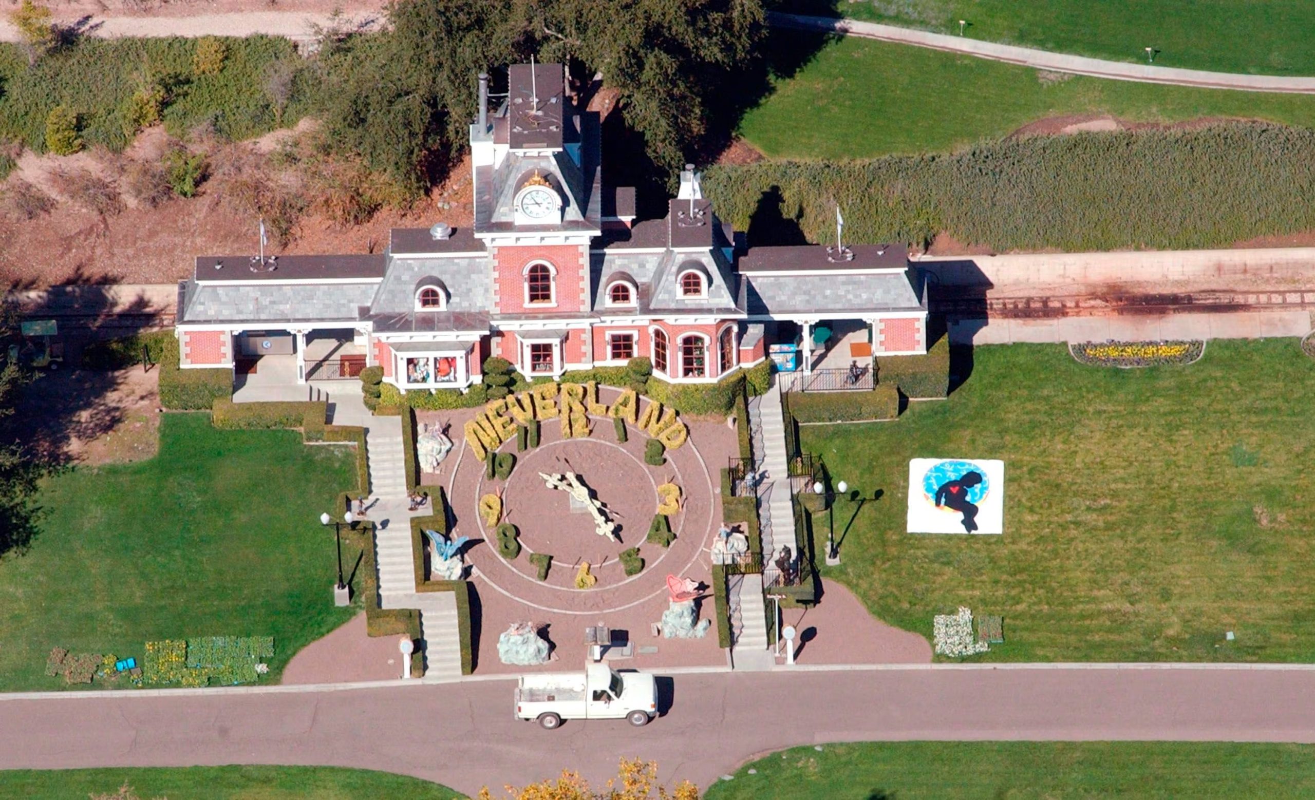 El rancho Neverland fue el refugio personal y creativo de Michael Jackson durante sus años de mayor éxito. (EFE/Armando Aroriyo/Archivo)