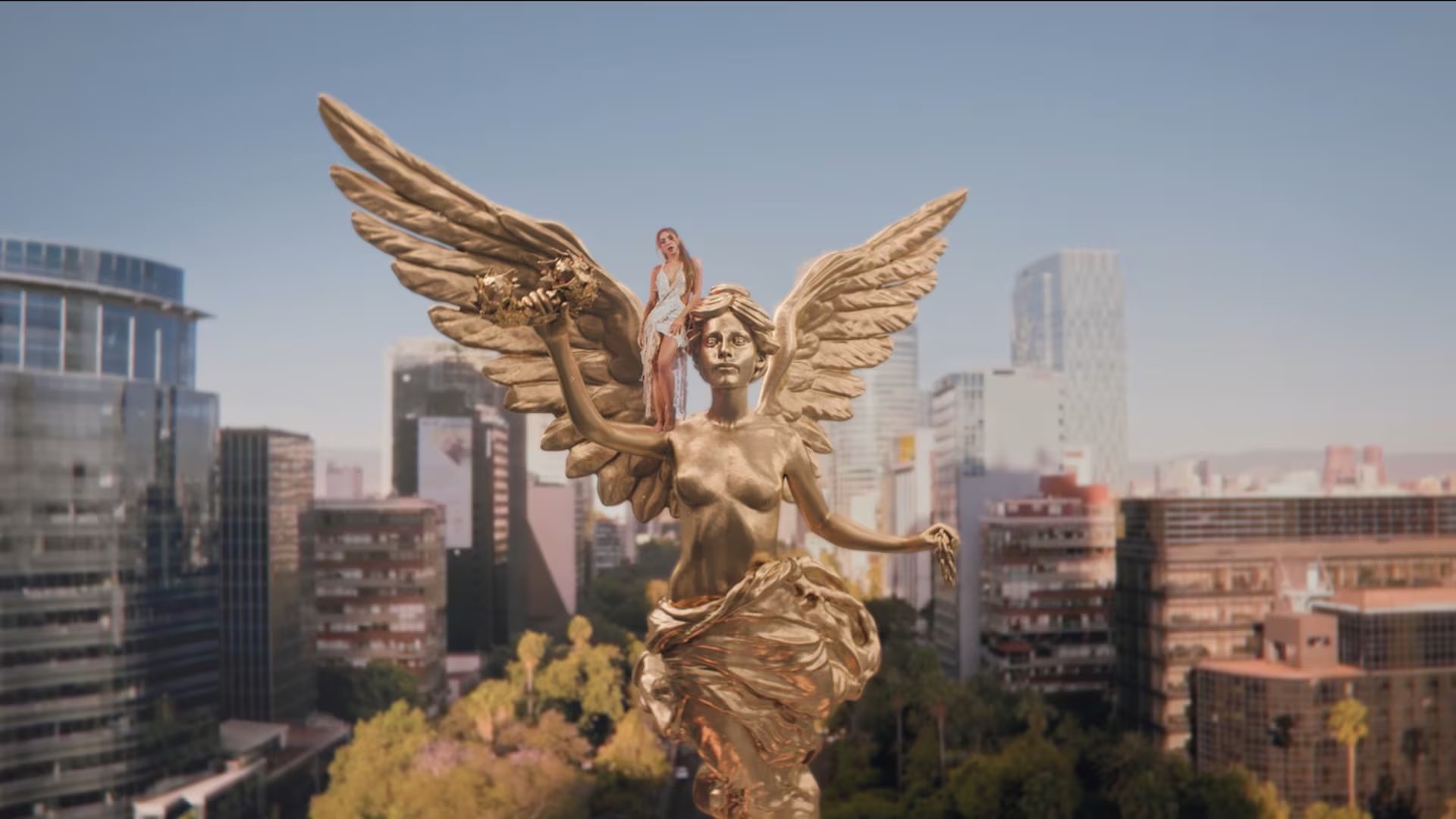 En México celebraron que la barranquillera utilizara uno de sus monumentos más importantes en el videclip - crédito @Shakira/YouTube 