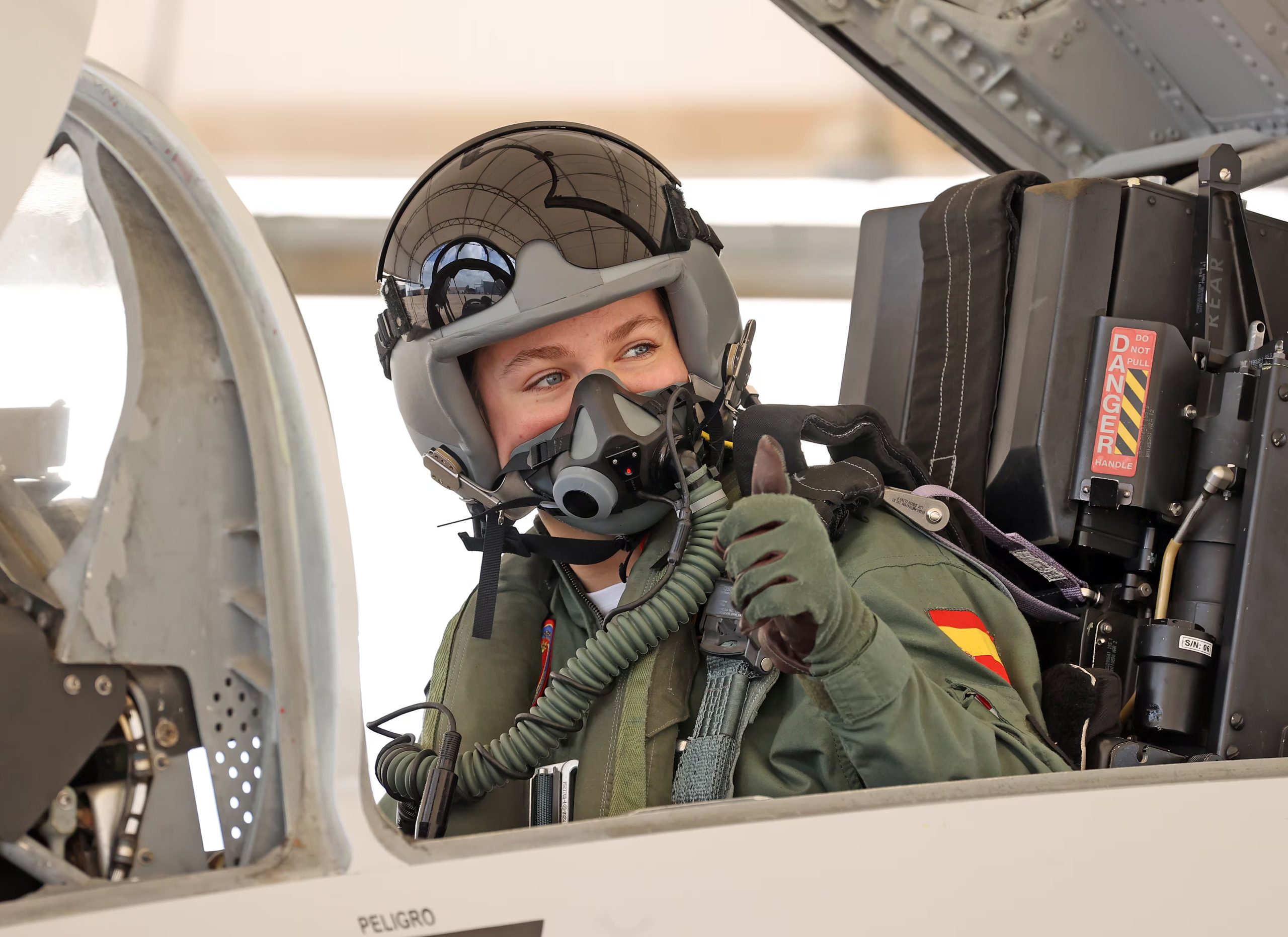 Leonor momentos antes del despegue con el avión F5. (© Casa de S.M. el Rey)