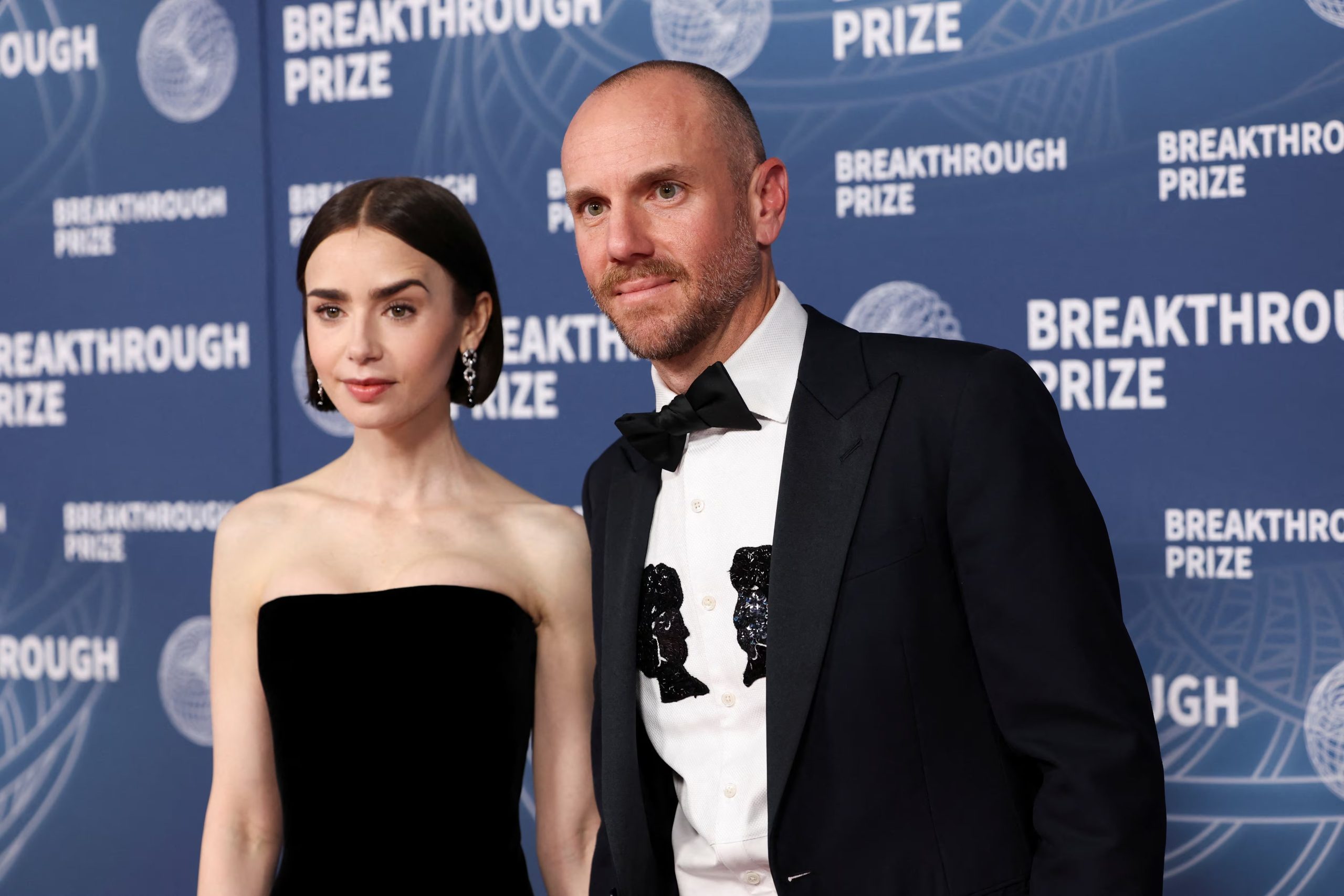 Lily Collins y Charlie McDowell celebraron la llegada de su hija Tove Jane por gestación subrogada (REUTERS)